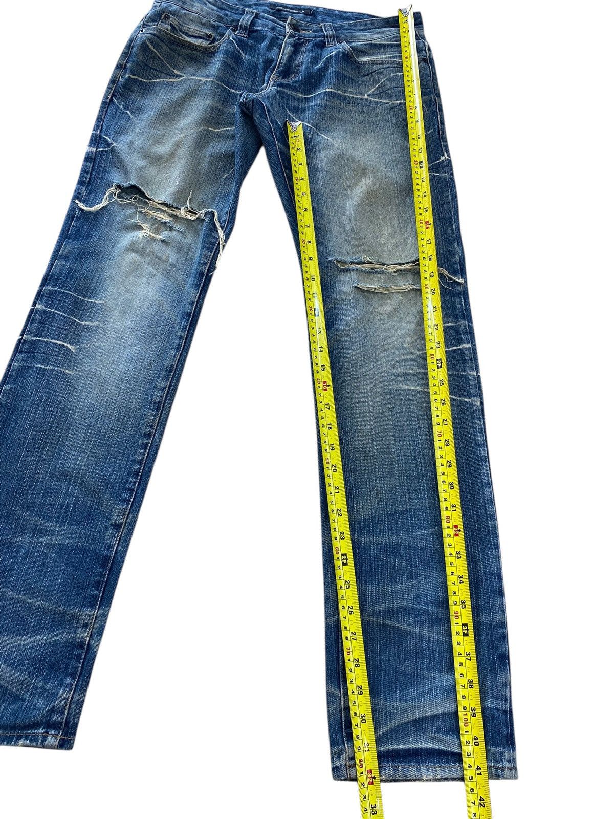 Japanese Brand Japanese Brand Light Wash Ripped Style Straight Leg Jeans Size US 34 / EU 50 - 8 Thumbnail