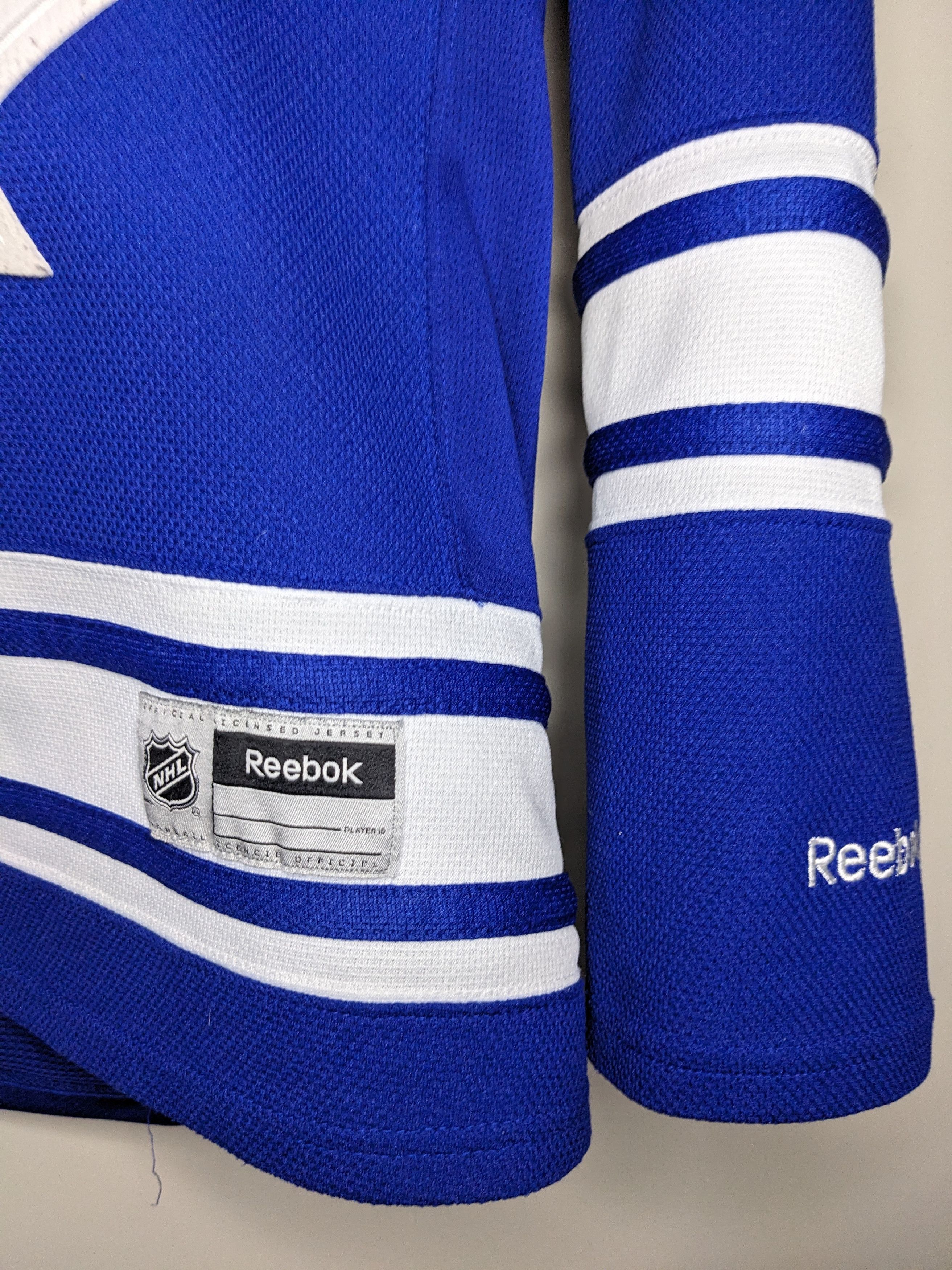 Reebok Reebok Toronto Maple Leafs Jersey WOMANS Size Small 2011 NHL Size US S / EU 44-46 / 1 - 6 Thumbnail