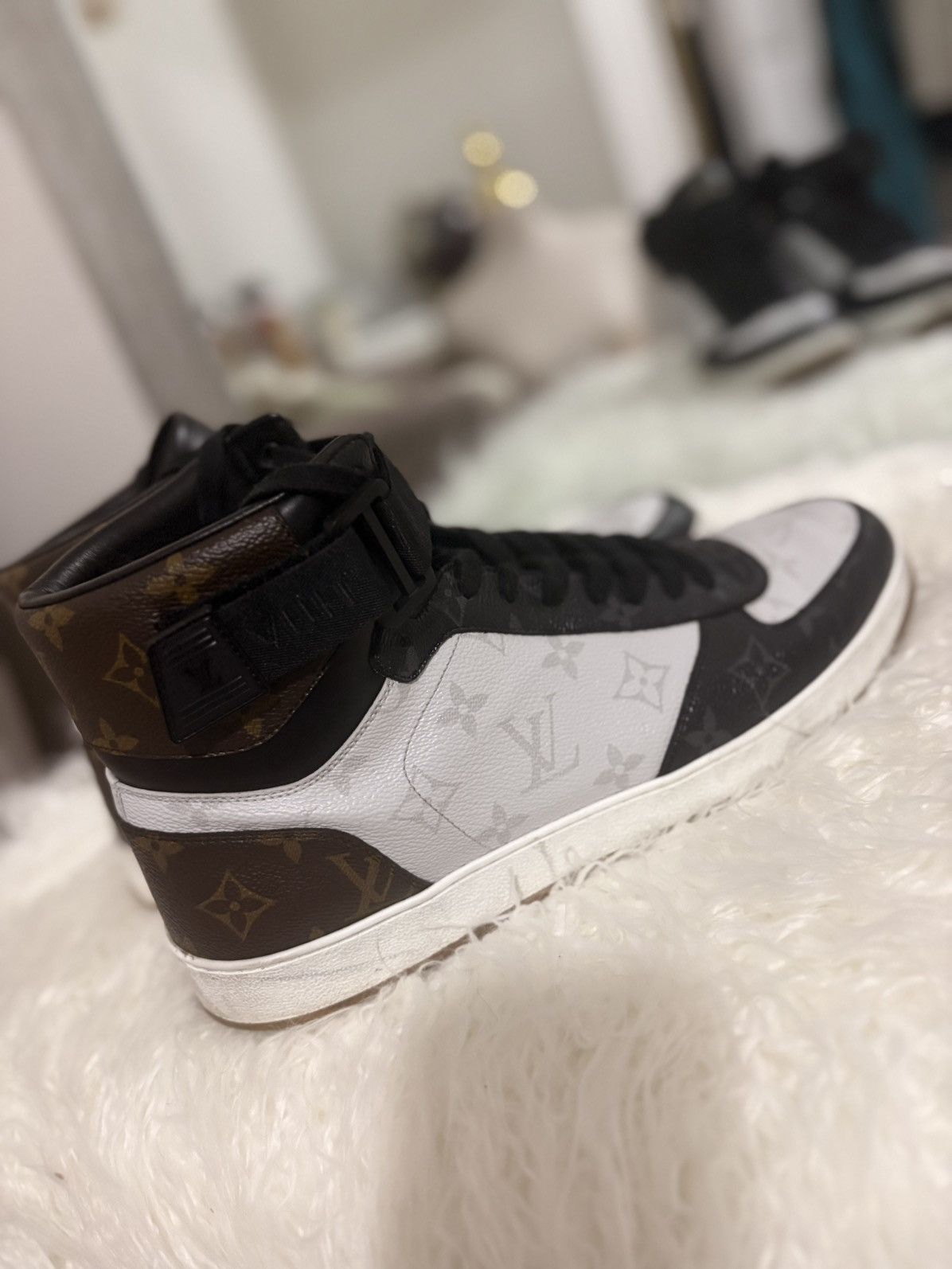 Louis Vuitton Louis Vuitton Rivoli Sneaker Size US 10 / EU 43 - 2 Thumbnail