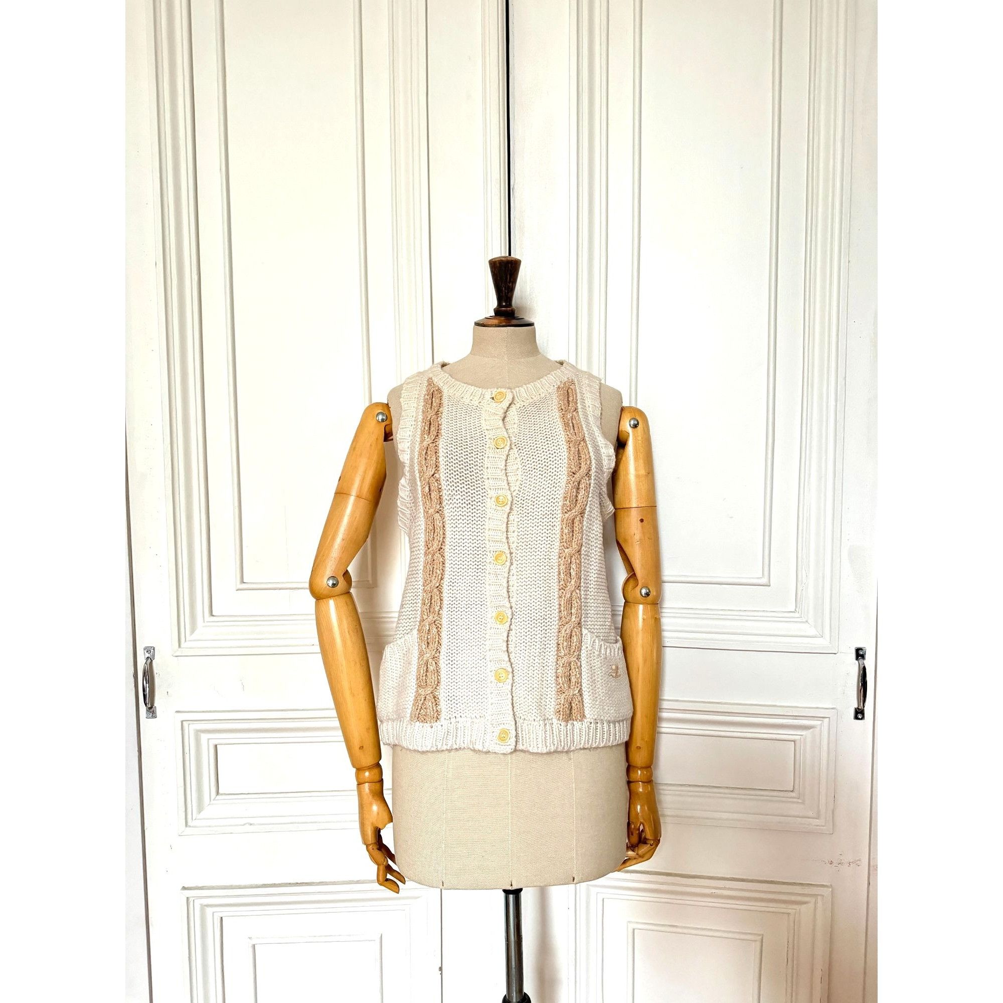 Courreges 1970s Cream & Beige Cable Knit Vest Size M / US 6-8 / IT 42-44 - 1 Thumbnail