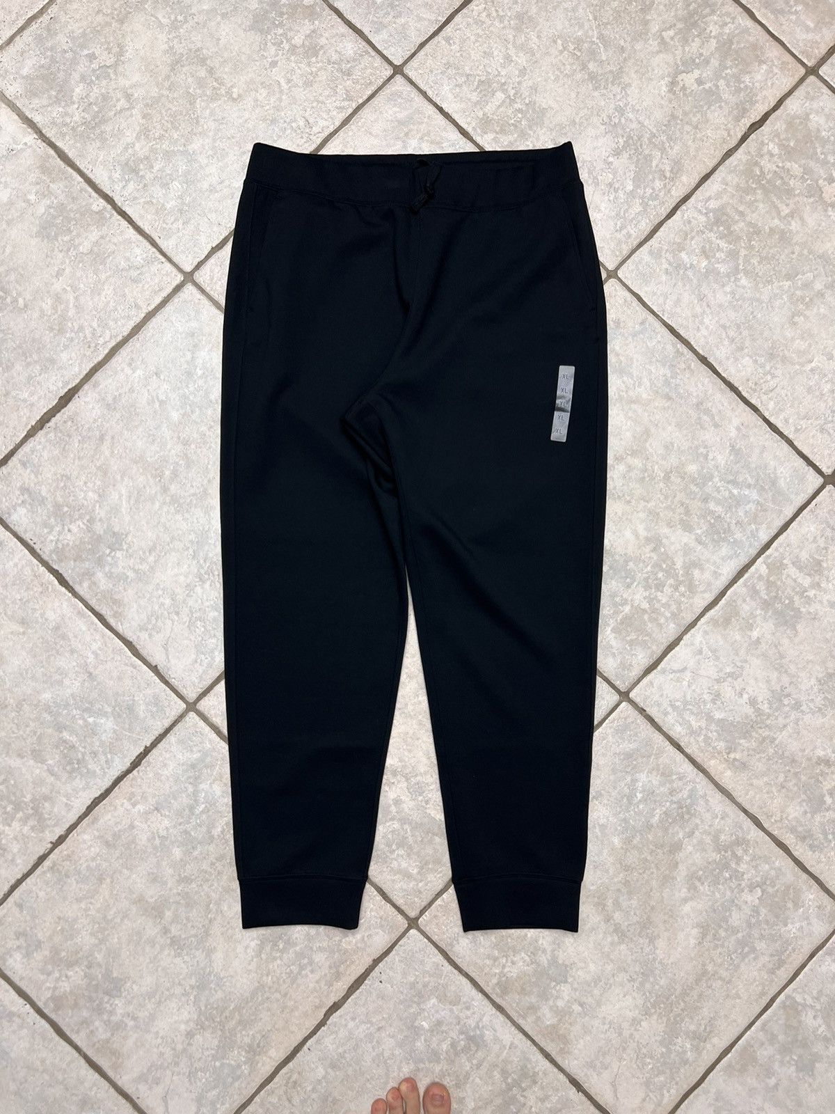 Uniqlo Black Uniqlo Sweatpants Size US 32 / EU 48 - 1 Thumbnail