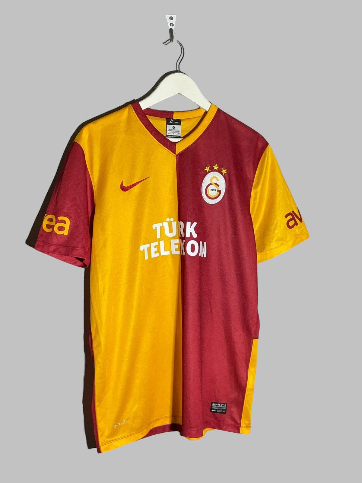Nike Galatasaray Nike 2011/12 Home Football Shirt Soccer Jersey Size US M / EU 48-50 / 2 - 3 Thumbnail