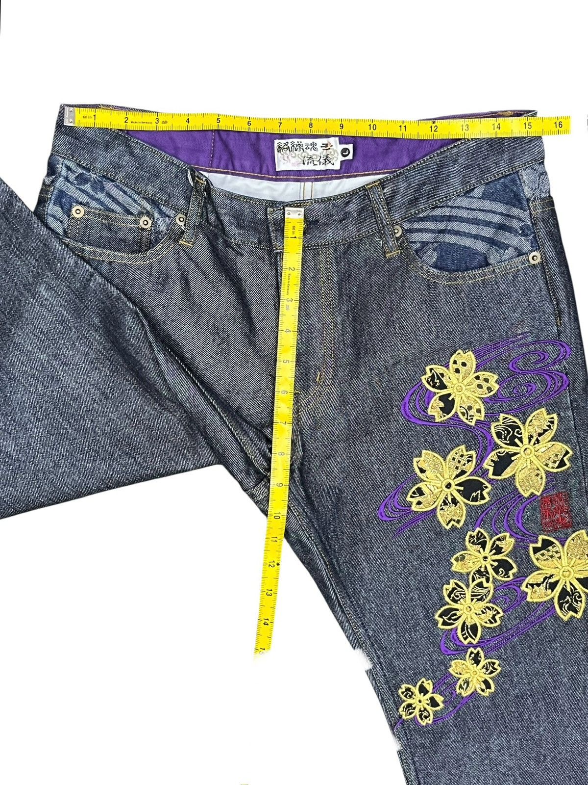 Karakuri Tamashii Shining Denim Karakuri Tamashii Sakura Embroidered Jeans Size 30" / US 8 / IT 44 - 12 Thumbnail