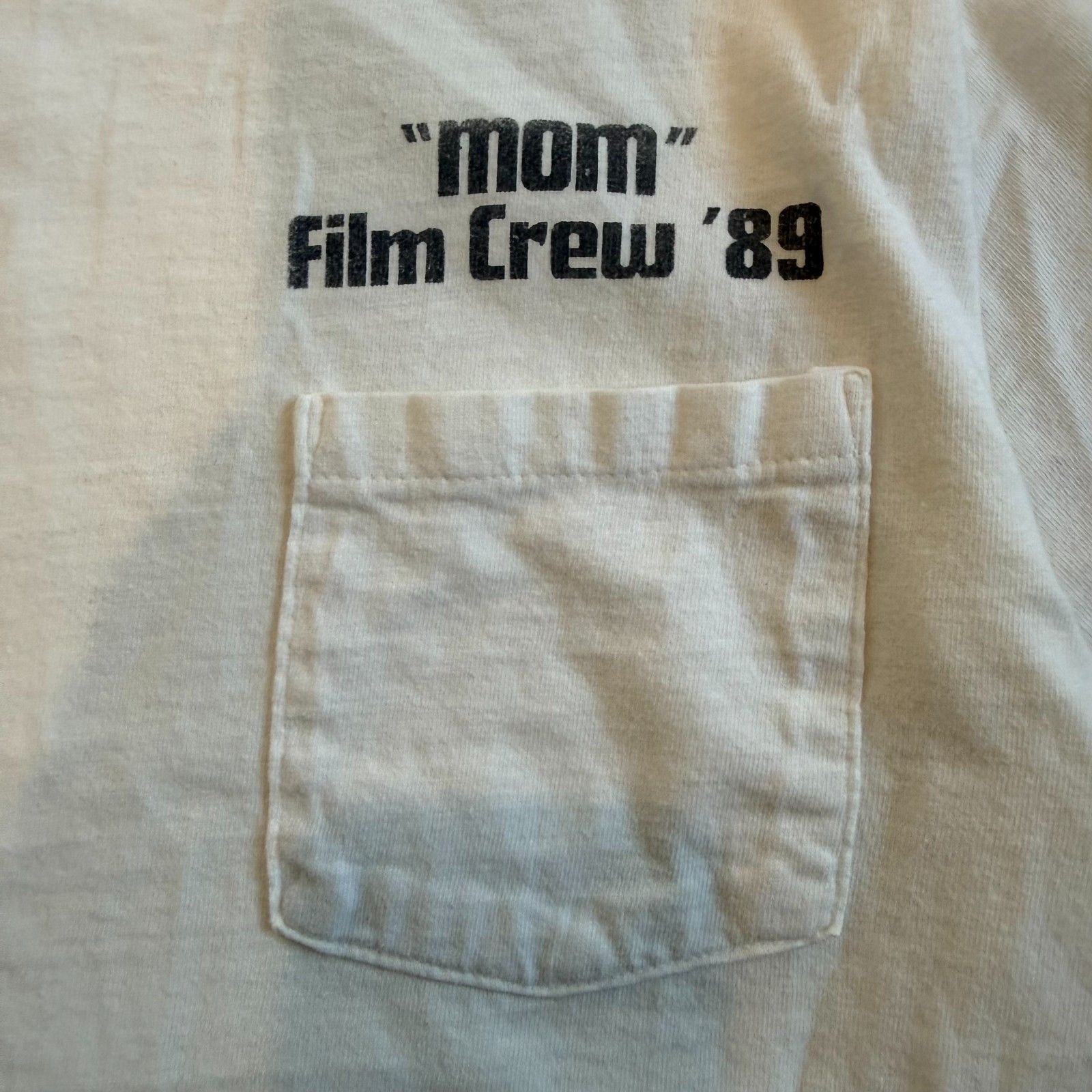 Vintage Vintage 1989 Eat at "Mom's" Film Crew T-Shirt Size US M / EU 48-50 / 2 - 6 Thumbnail