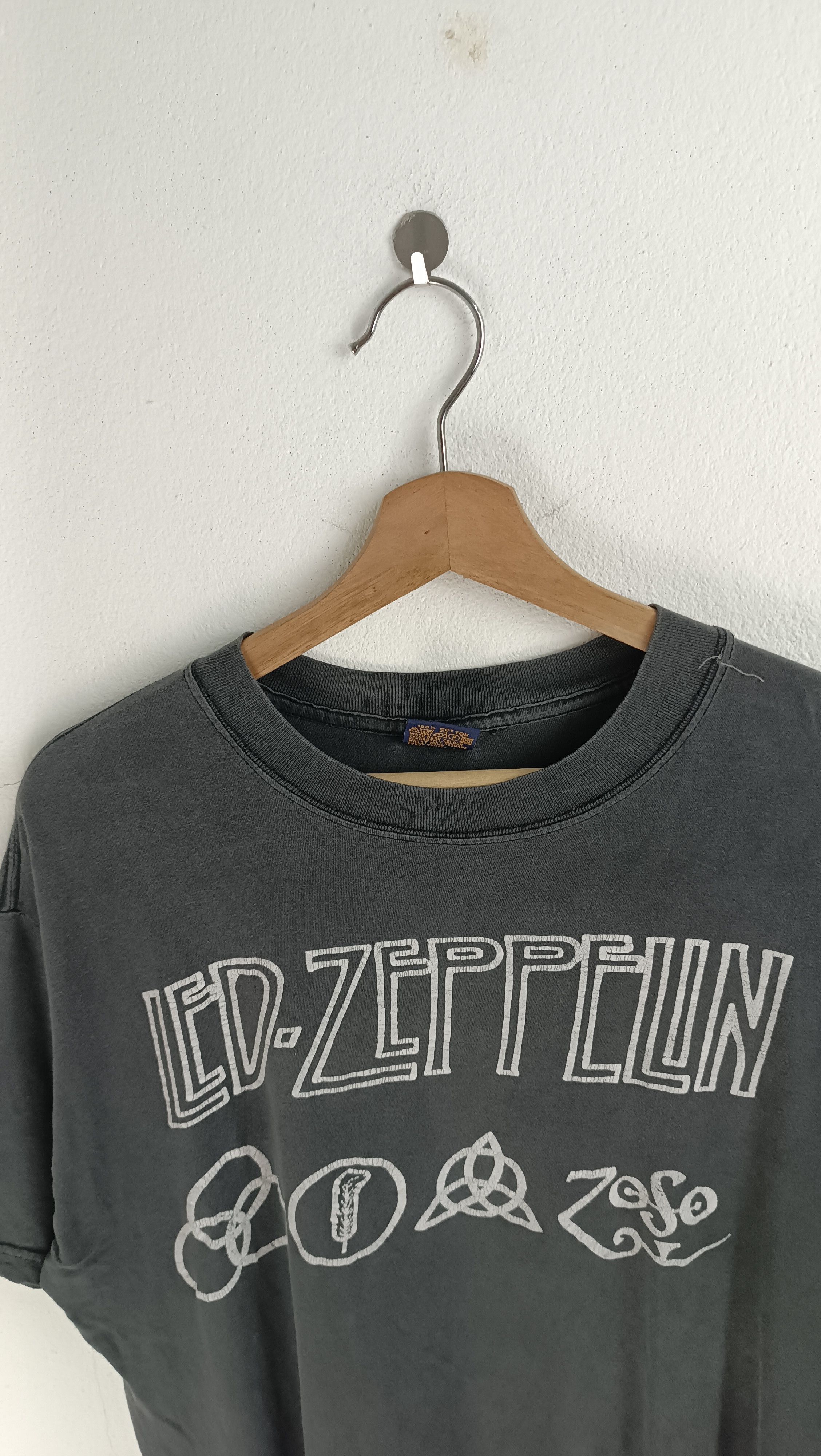 Band Tees THRASHED FADED VINTAGE 2000s LED ZEPPELIN LOGO TEE sabbath Size US L / EU 52-54 / 3 - 9 Thumbnail