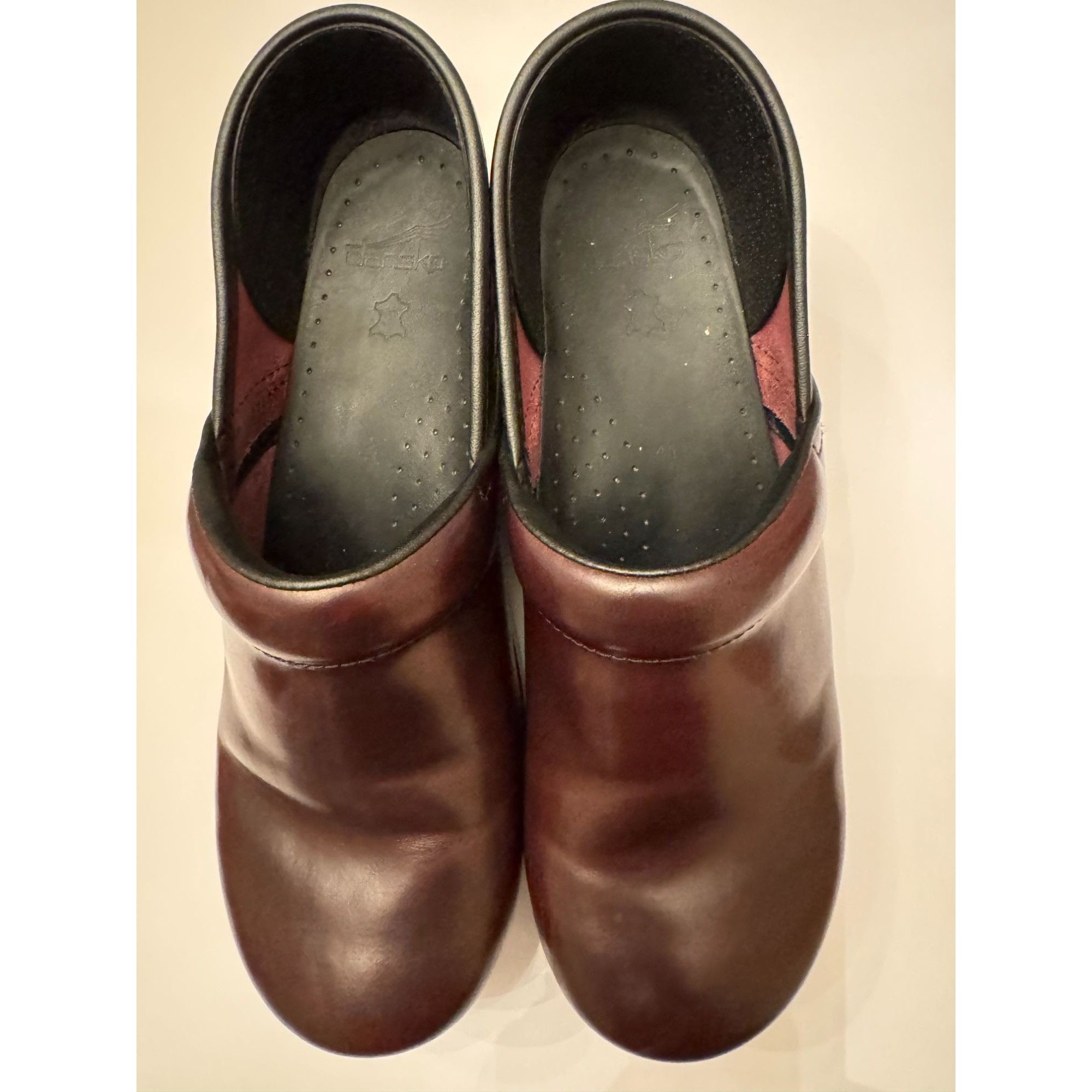 Dansko Dansko Professional Burgundy Leather Clogs Size 41 Worn twi Size US 11 / IT 41 - 1 Thumbnail