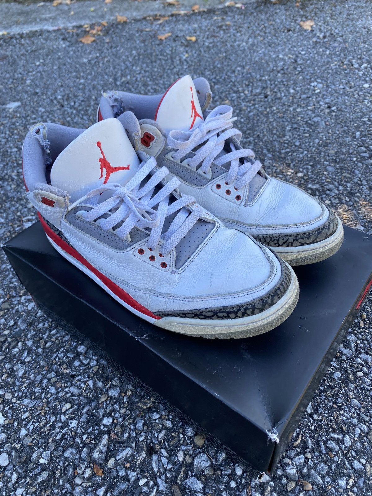 Jordan Brand Jordan 3 Fire Red, 45, streetwear, vintage, y2k Size US 11 / EU 44 - 18 Thumbnail