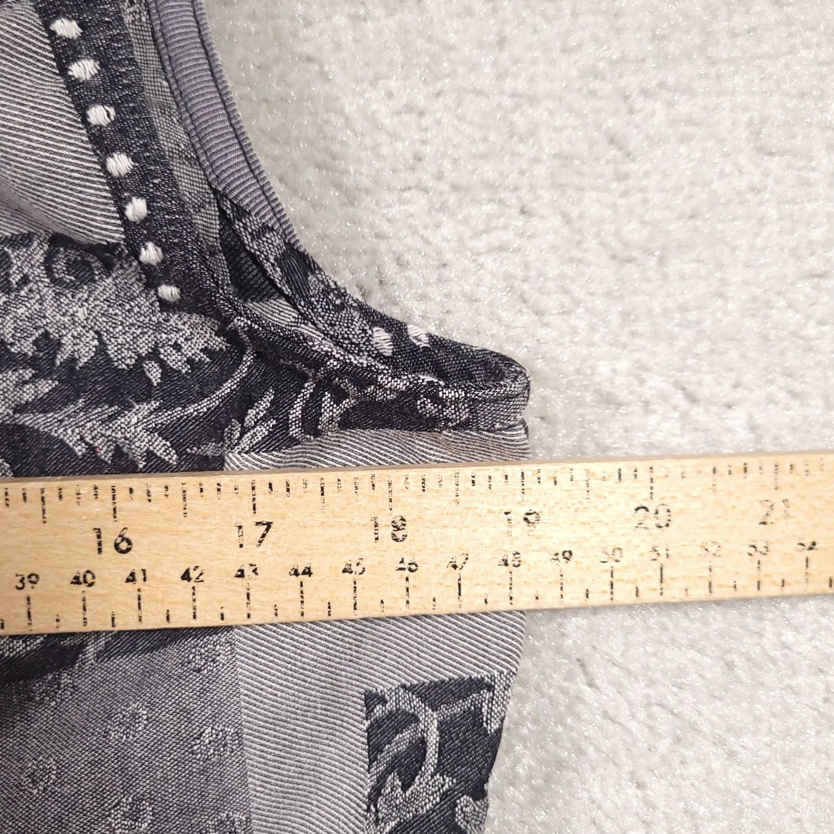 Vintage VINTAGE Christopher & Banks Tapestry Vest Women Size M Gray Full Zip Pockets Floral Photographer? Size M / US 6-8 / IT 42-44 - 4 Thumbnail