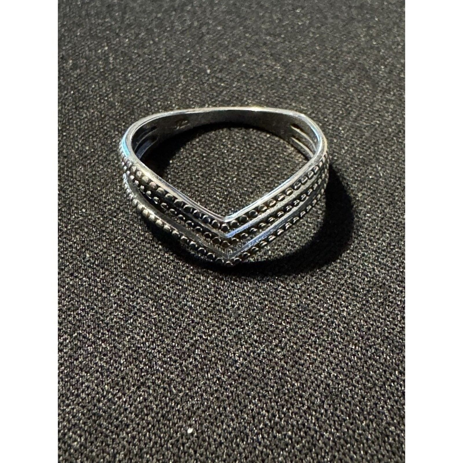 Other 925 Sterling Silver Chevron Style 3 Wire Ring Size 7 Size ONE SIZE - 2 Thumbnail