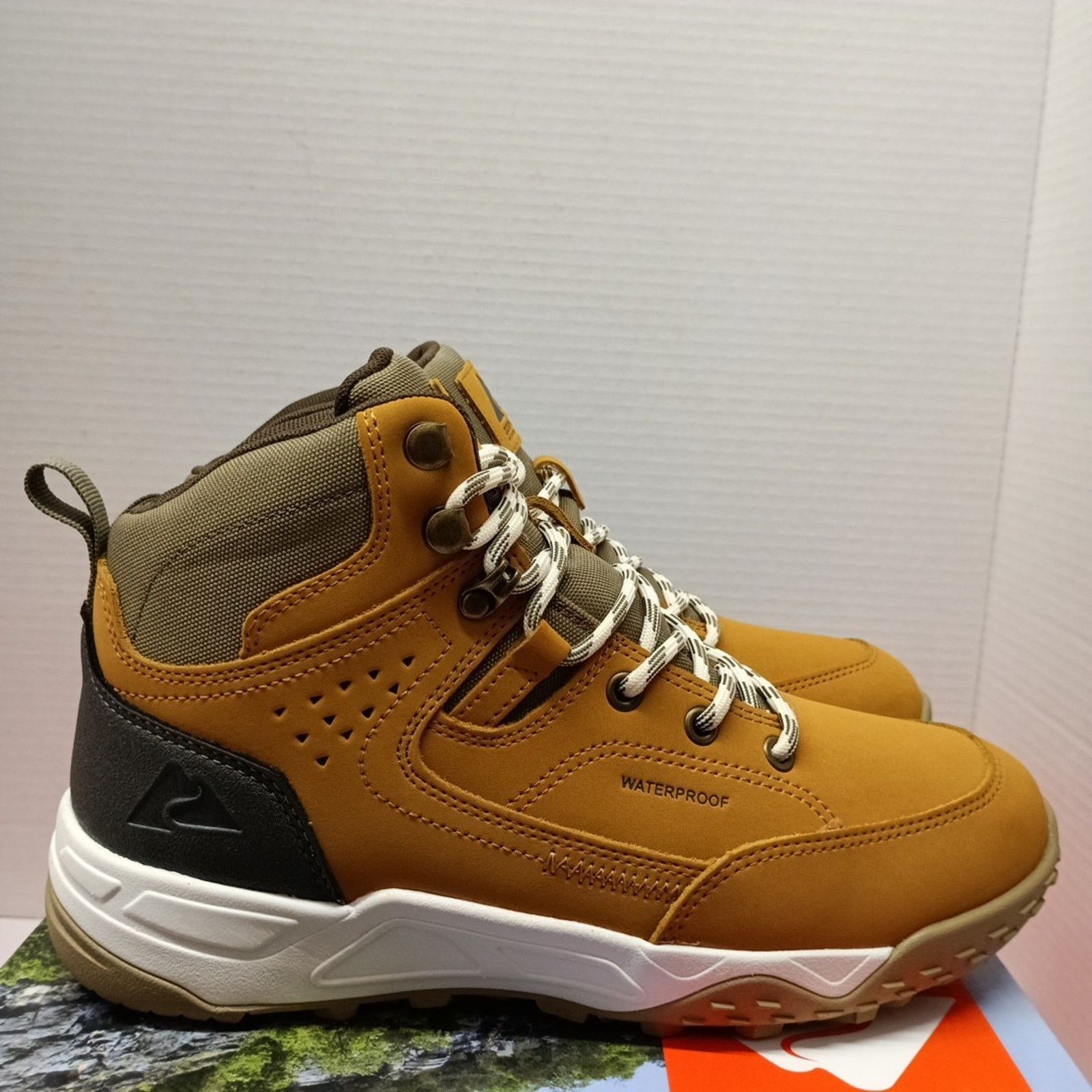 Ozark Trail Men’s Tan and black Hiking Shoes Size  7 Waterproof Ozark Trail Men main image 2