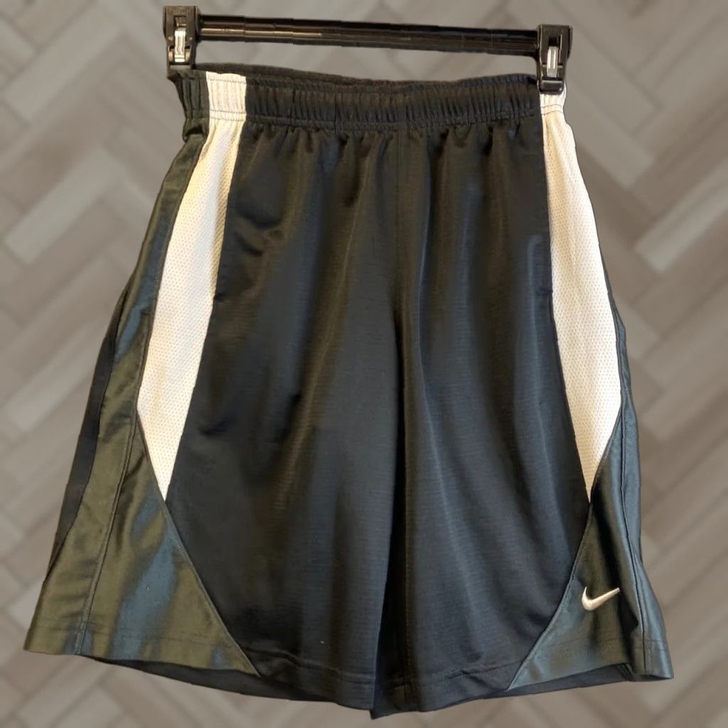 Nike Nike Athletic Shorts teens M 14-16 Black Embroidered Swoosh Logo/ 35-88 Size US 31 - 1 Thumbnail