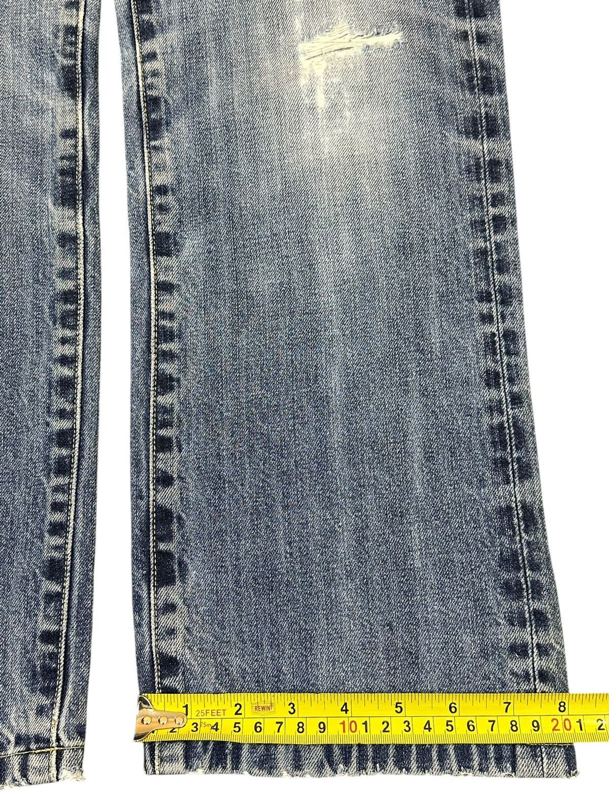 Uniqlo Vintage Japanese Uniqlo Blue Faded Wash Distress Loose Jeans Size US 32 / EU 48 - 15 Thumbnail