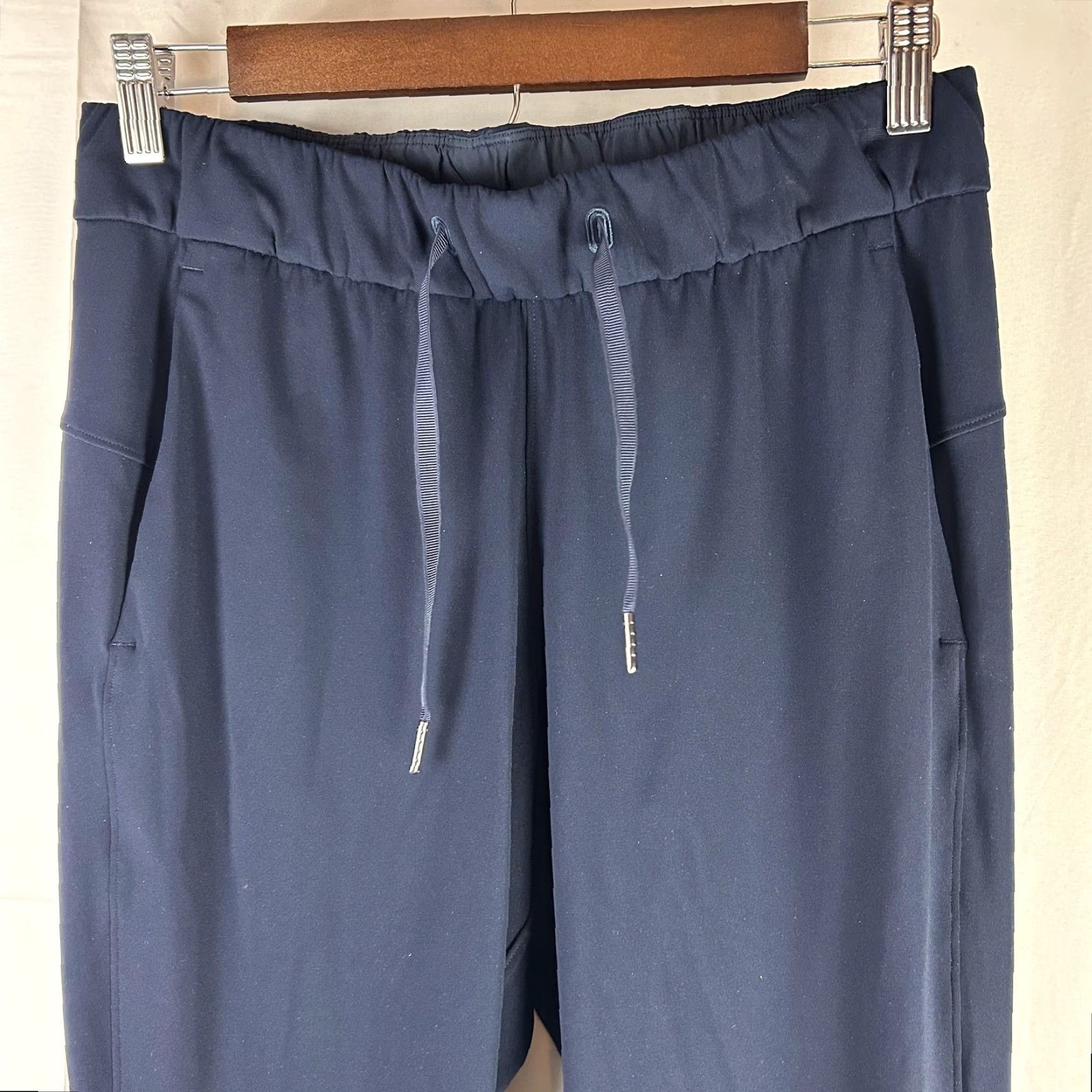 Lululemon Lululemon Womens Jogger Pants Blue 6 - Pockets Elastic Waist Drawstring Tapered Knit Activewear Gym & Training Sportswear Men/Women? Size 28" / US 6 / IT 42 - 2 Thumbnail