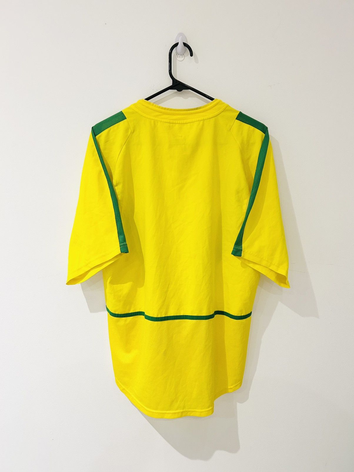 Nike Brazil 2002 home jersey Size US M / EU 48-50 / 2 - 2 Thumbnail