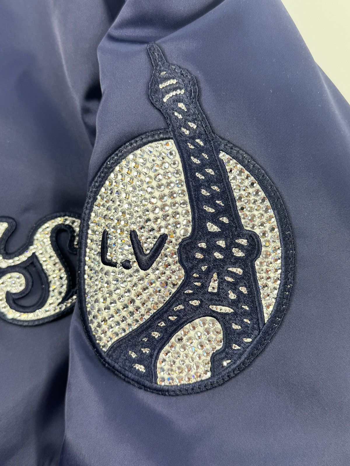 Louis Vuitton LV LOVERS CRYSTAL DETAILED BOMBER JACKET Size US L / EU 52-54 / 3 - 3 Thumbnail