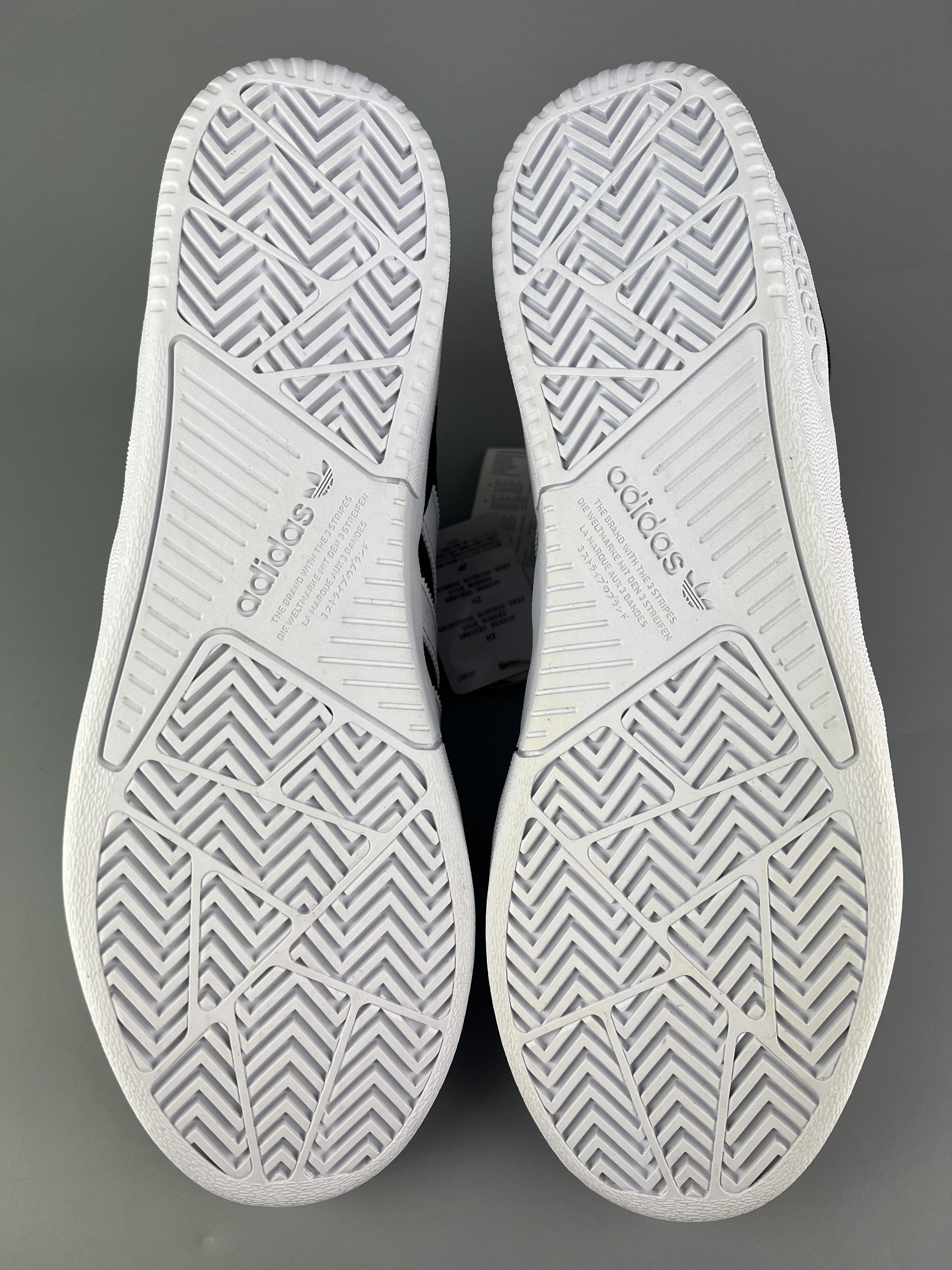 Adidas Adidas Tyshawn Low Sneakers Size US 11 Size US 11 / EU 44 - 6 Thumbnail