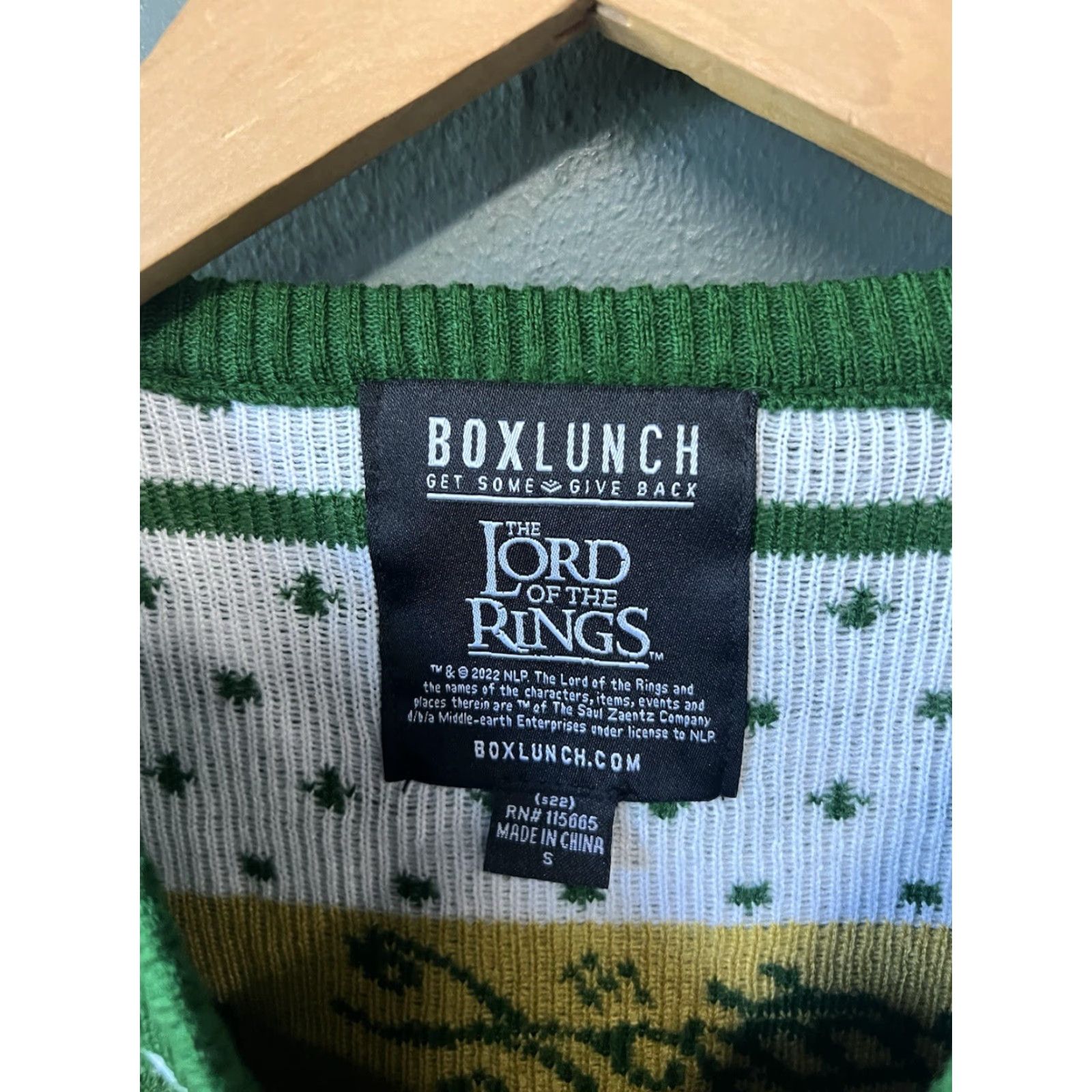 Vintage BoxLunch The Lord Of The Rings Pullover Knitted Style Sweater Green XSmall Size US S / EU 44-46 / 1 - 3 Thumbnail