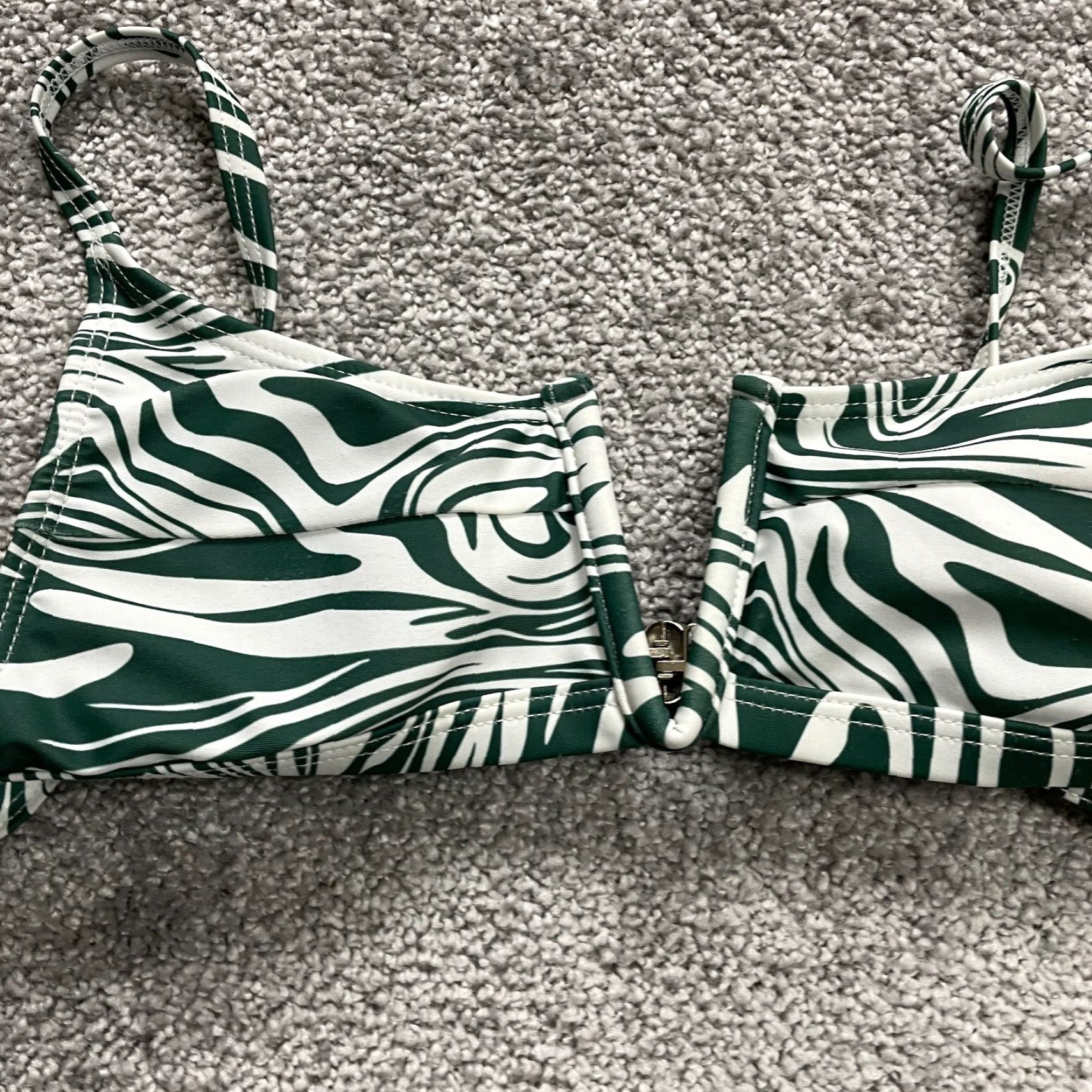Vintage Unbranded Swimwear Bikini Top Green White Abstract Spaghetti Beach 22" Top Womens Size 3XL / US 20-22 - 3 Thumbnail