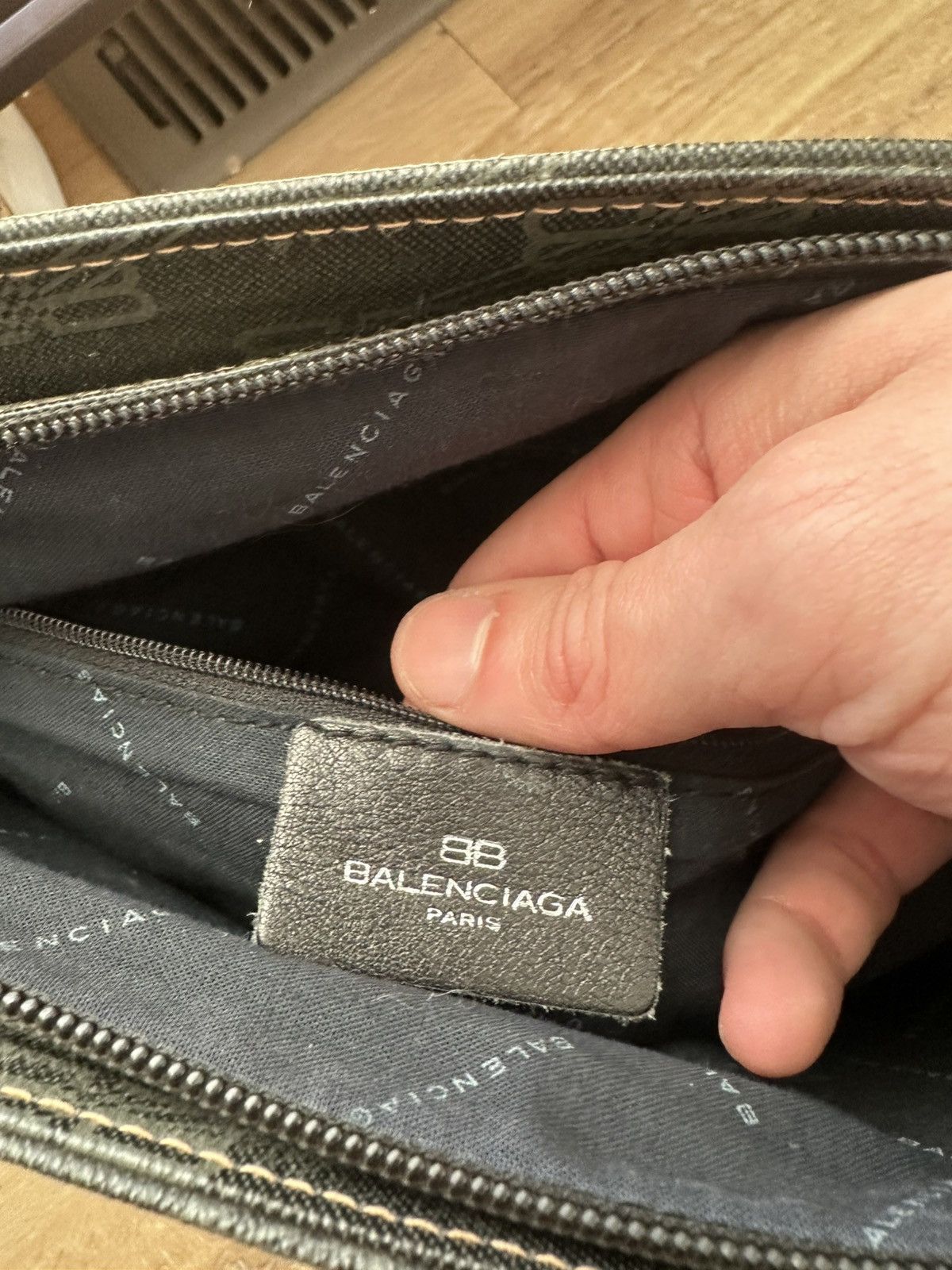 Balenciaga Vintage Balenciaga Purse Size ONE SIZE - 10 Thumbnail