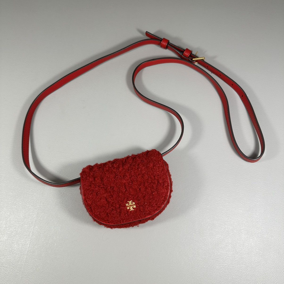 Tory Burch Willa Small Crossbody Bag In Pomegranate Boucle in Red, Women's