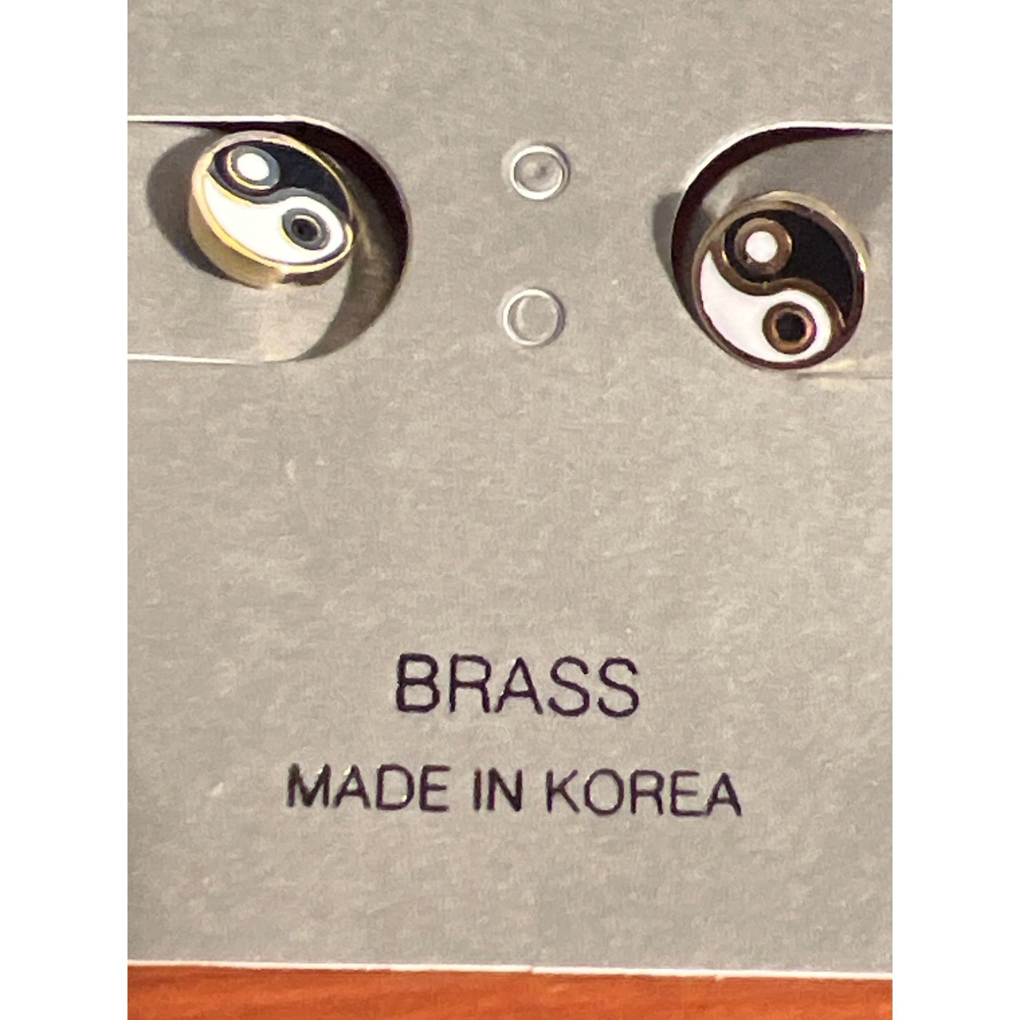 Other Avec Yin Yang Earrings Brass Black White Enamel Subtle Balan Size ONE SIZE - 2 Thumbnail