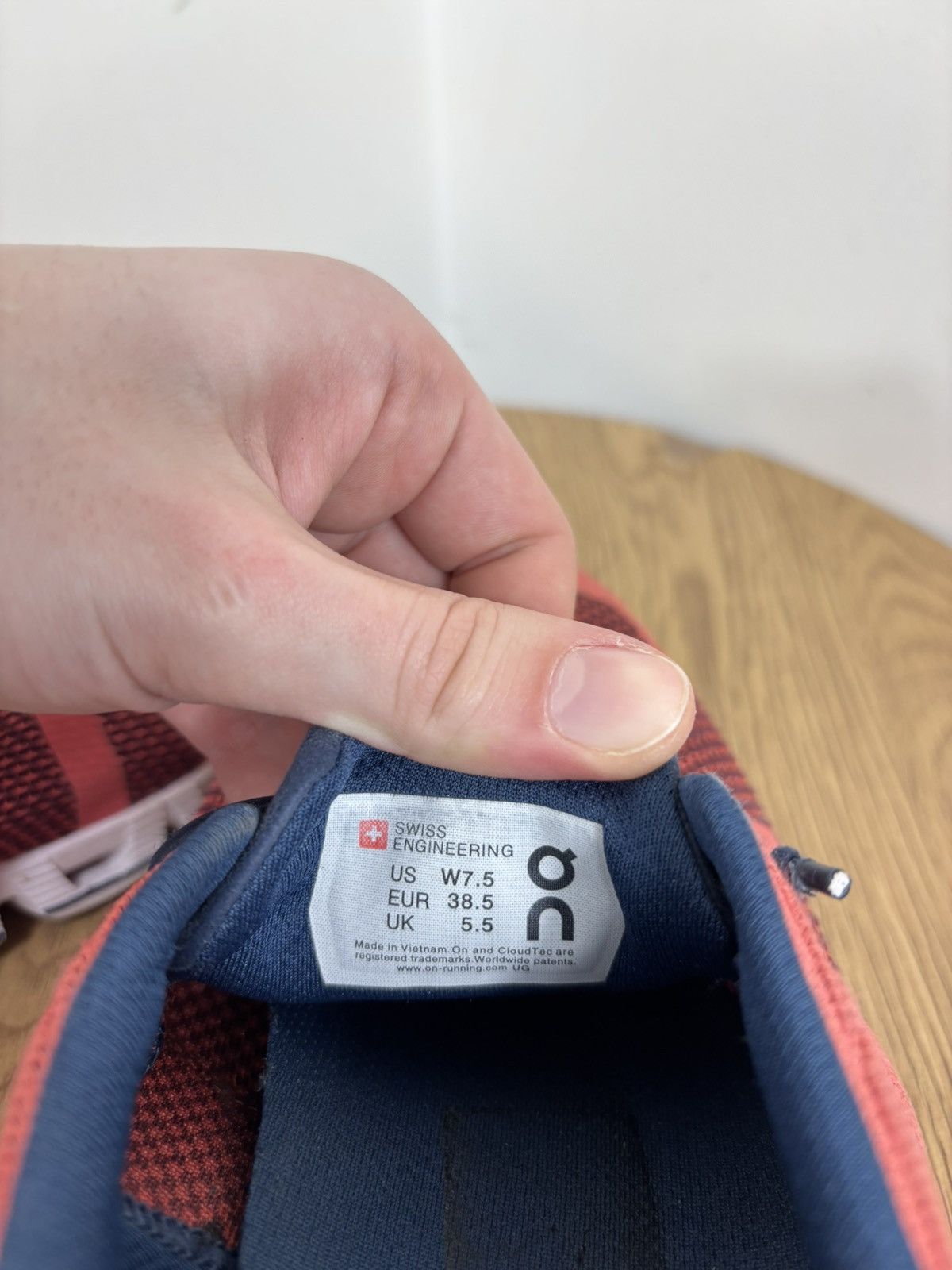 On On Running Cloud Coral/Pacific Women’s Athletic Sneakers Size US 7.5 / IT 37.5 - 18 Thumbnail