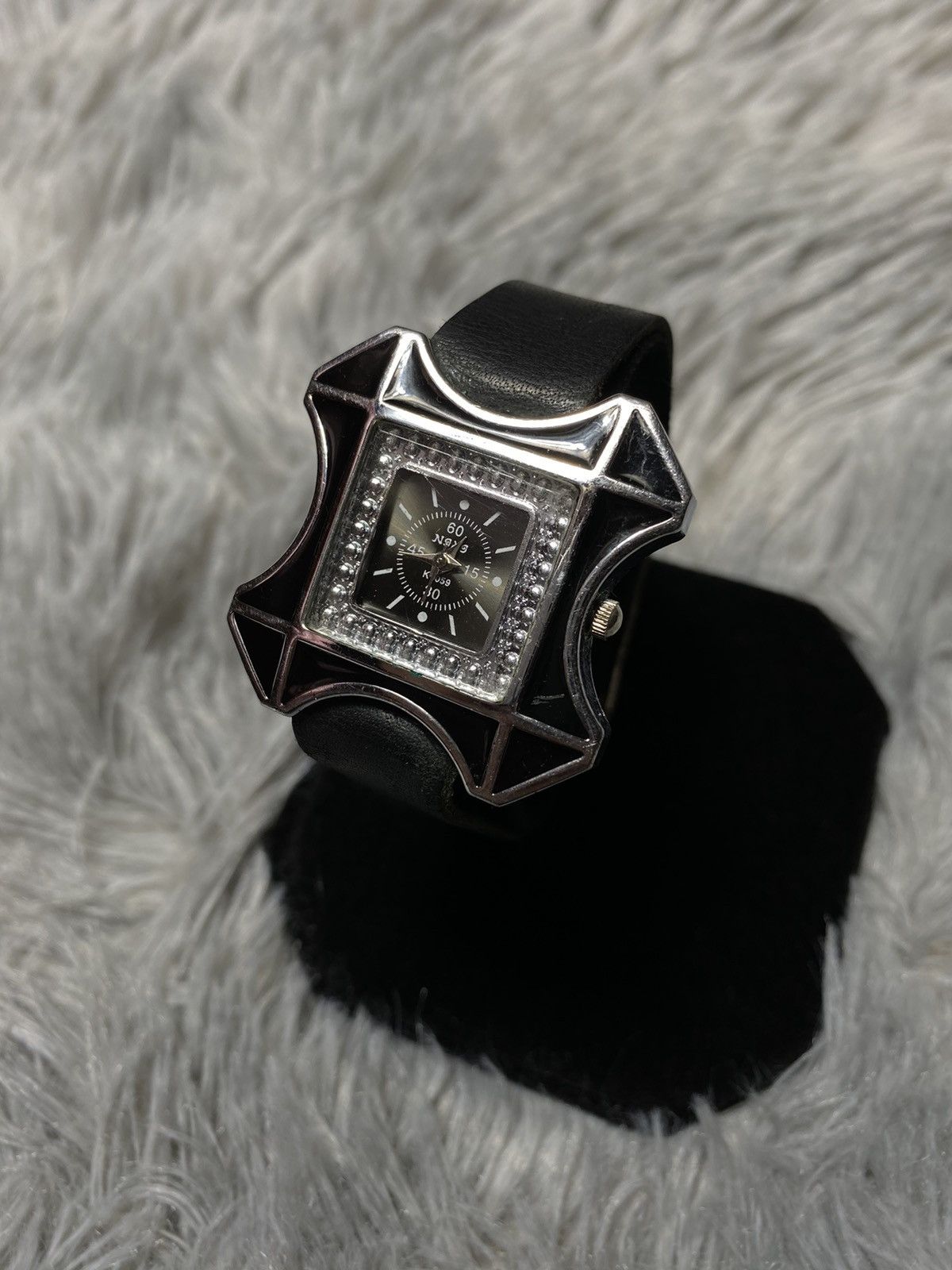 Vintage Sculptural Black Jewel Watch - Japanese Brand Size ONE SIZE - 5 Thumbnail