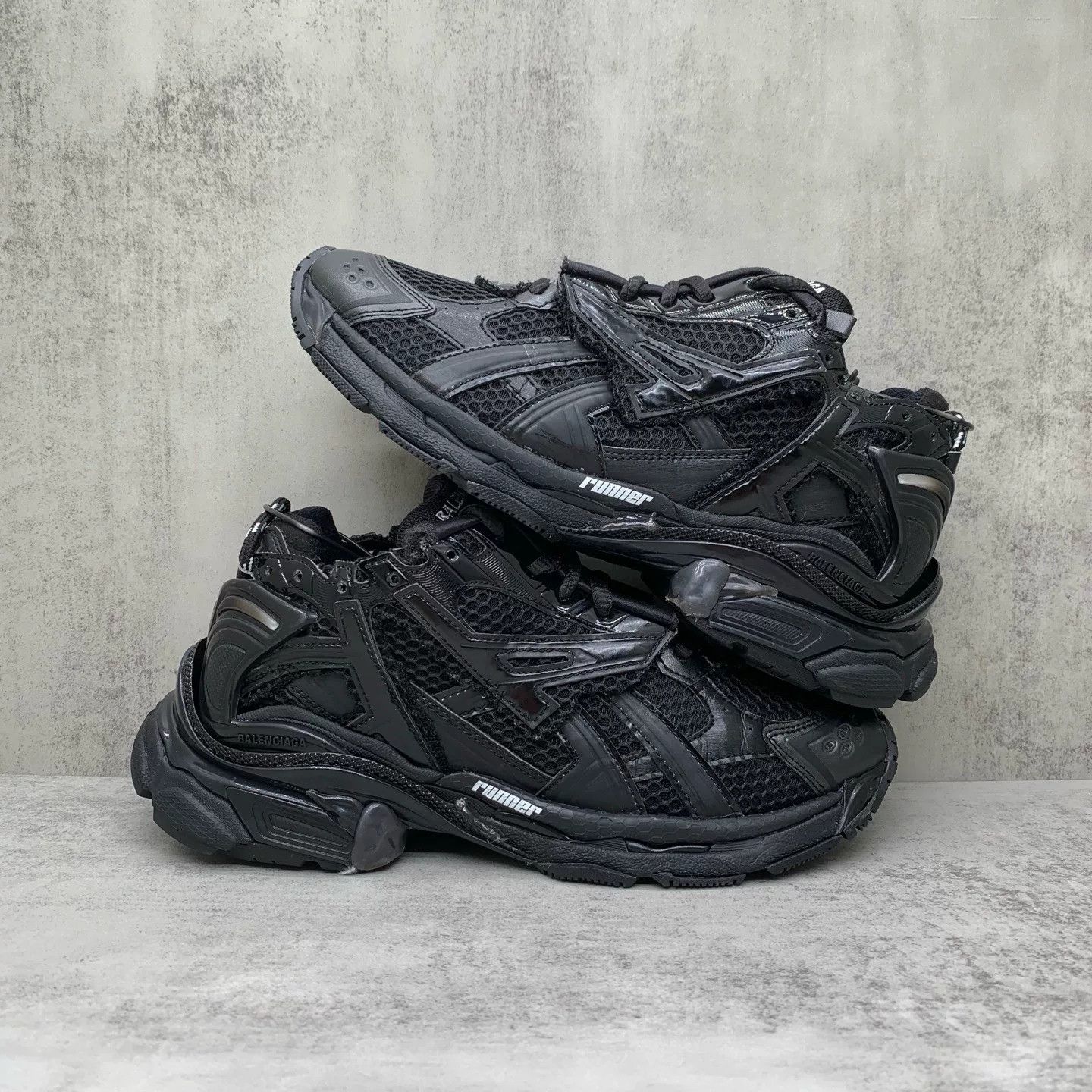 Balenciaga balenciaga black runner dad shoes size 38 Size US 6 / EU 39 - 1 Thumbnail