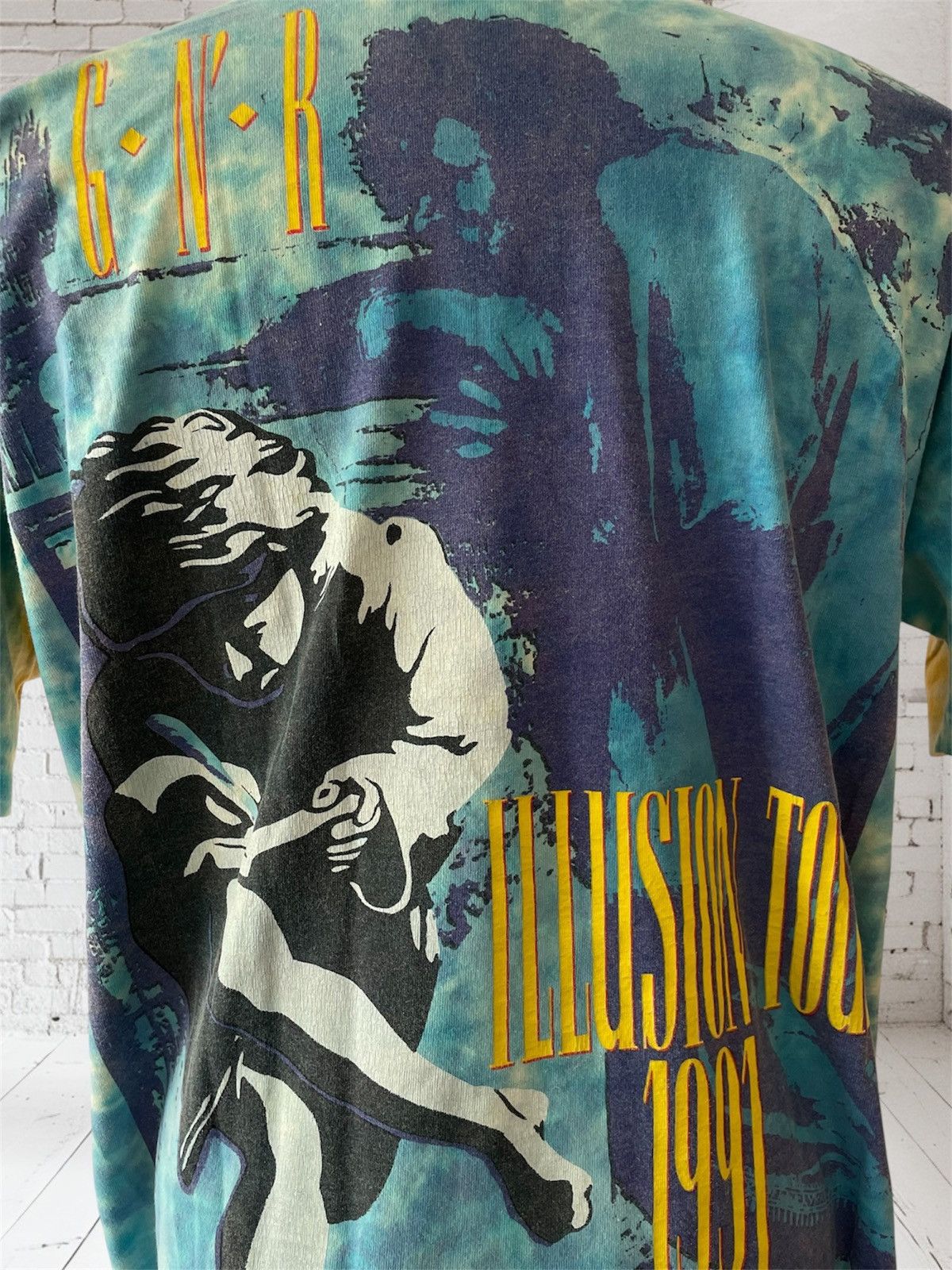 Liquid Blue Vintage Guns N' Roses T-Shirt, Illusion Tour 91-92 Size US XL / EU 56 / 4 - 7 Thumbnail