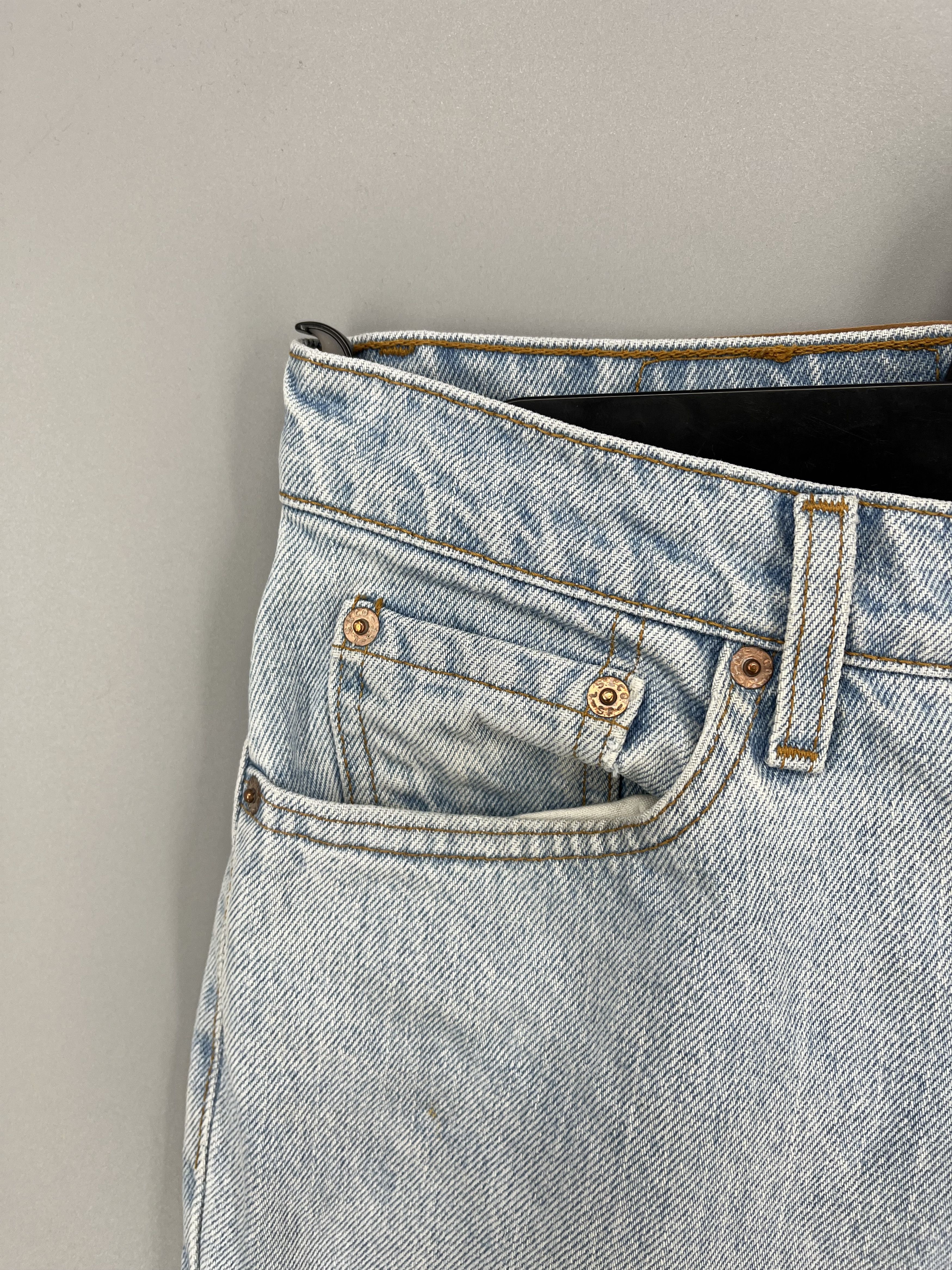 Levi's Vintage Levi’s 512 Slim Fit Straight Leg Light Blue Jeans Size US 30 / EU 46 - 9 Thumbnail