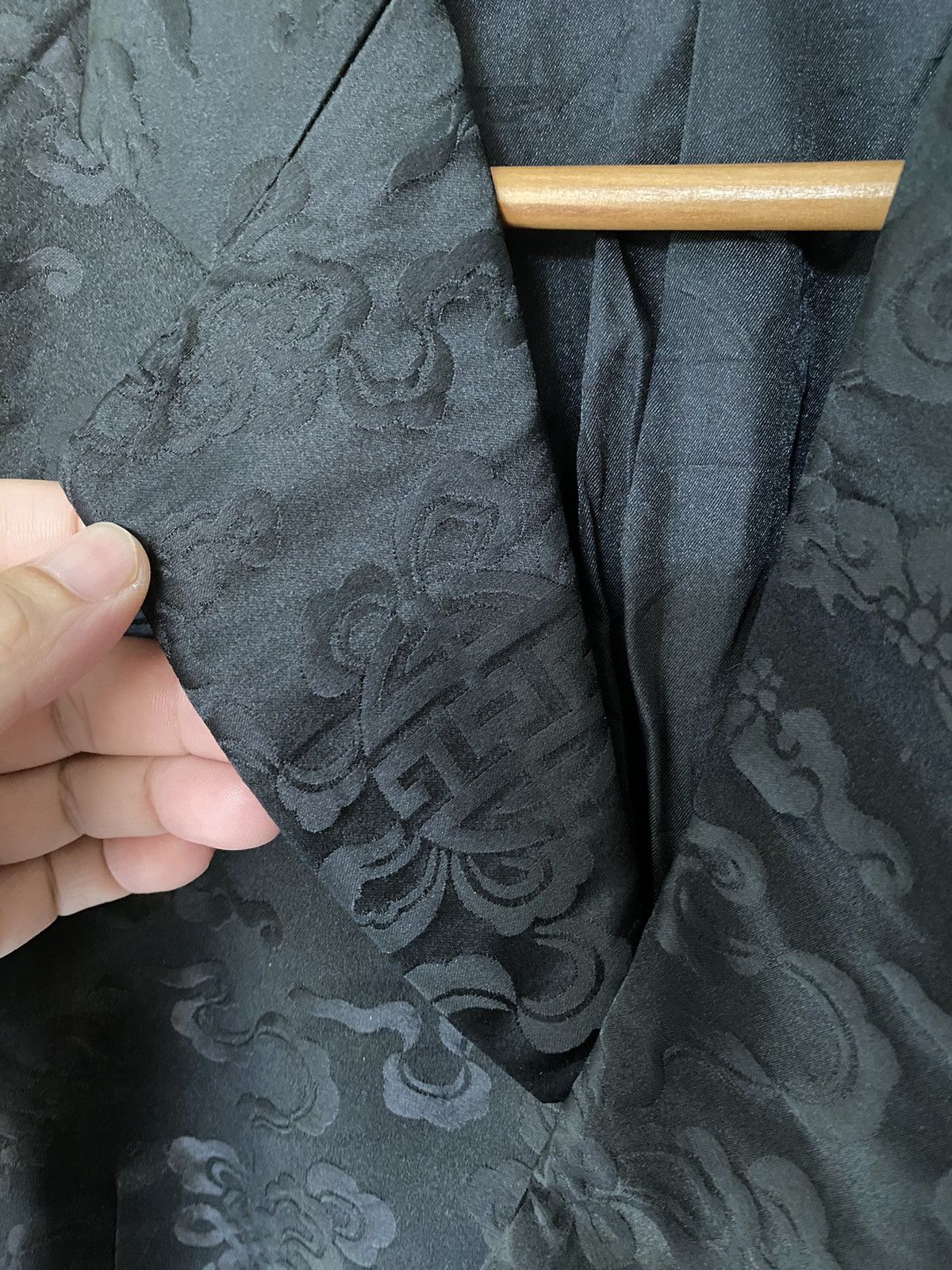 Comme des Garcons SS1991 SILK CDG NOIR chinese manuscript hologram symbol Size M / US 6-8 / IT 42-44 - 8 Thumbnail