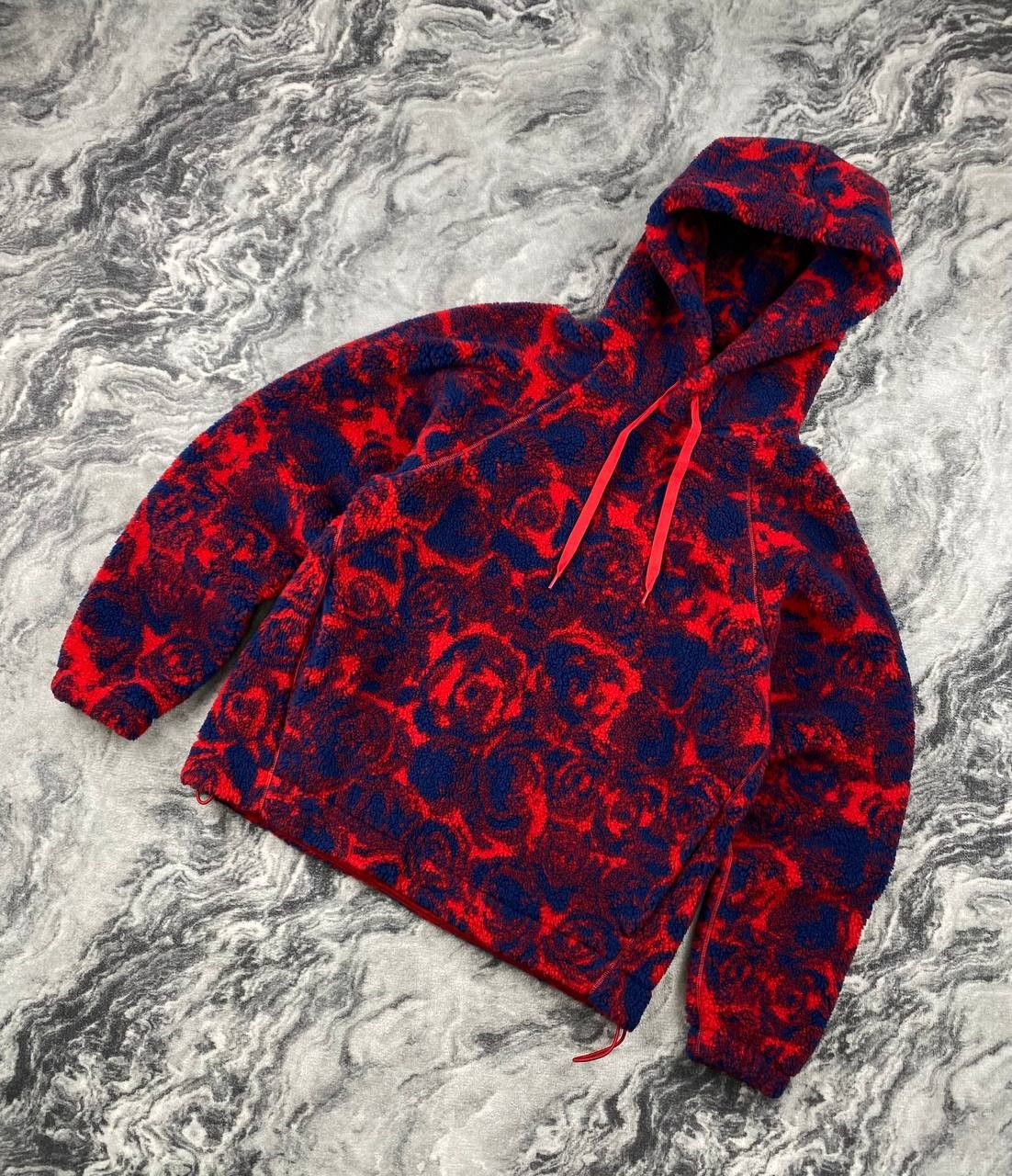 Burberry Burberry Abstract Rose Print Fleece Hoodie Men Size L Red Size US L / EU 52-54 / 3 - 1 Thumbnail