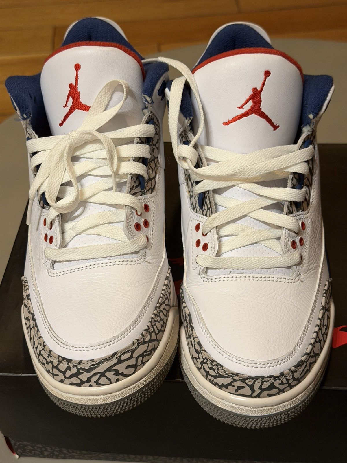 Jordan Brand Air Jordan 3 True Blue 2016 10.5 VNDS Size US 10.5 / EU 43-44 - 2 Thumbnail