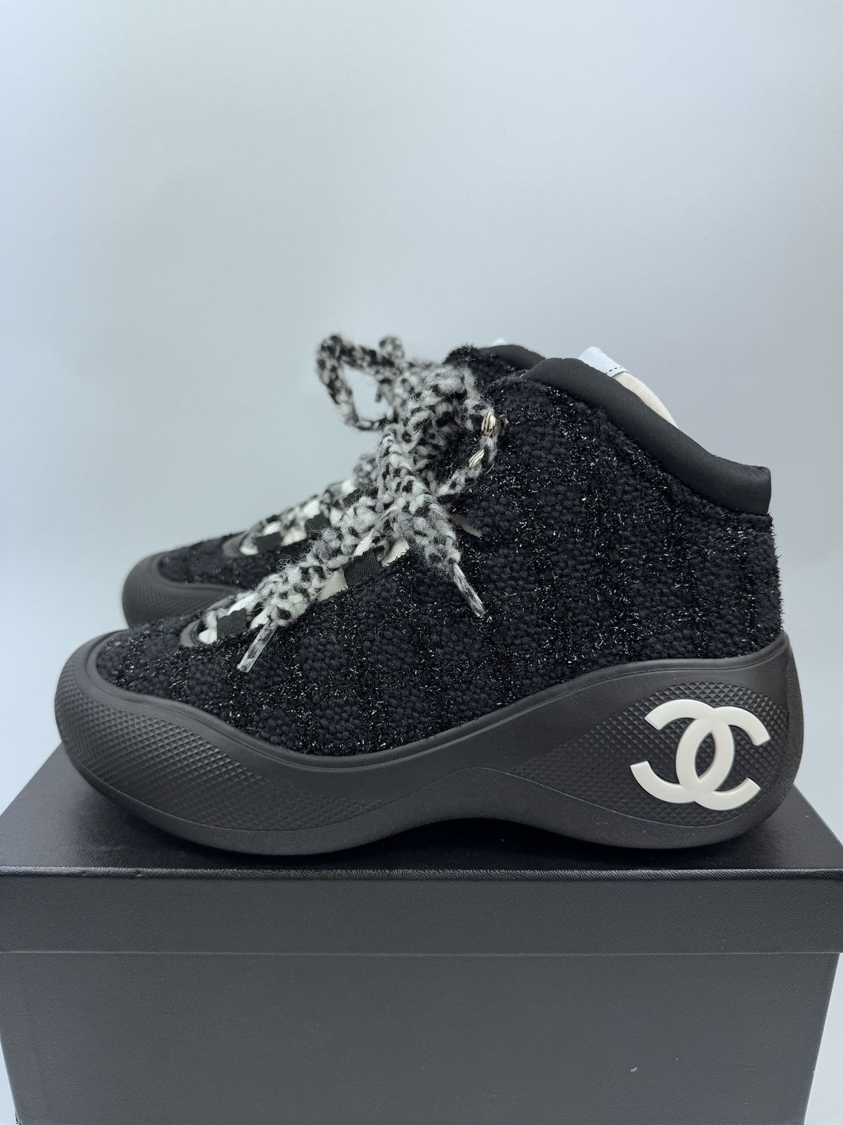 Chanel CHANEL Fall-Winter 22/23 Winter Sneakers Size US 9 / EU 42 - 3 Thumbnail