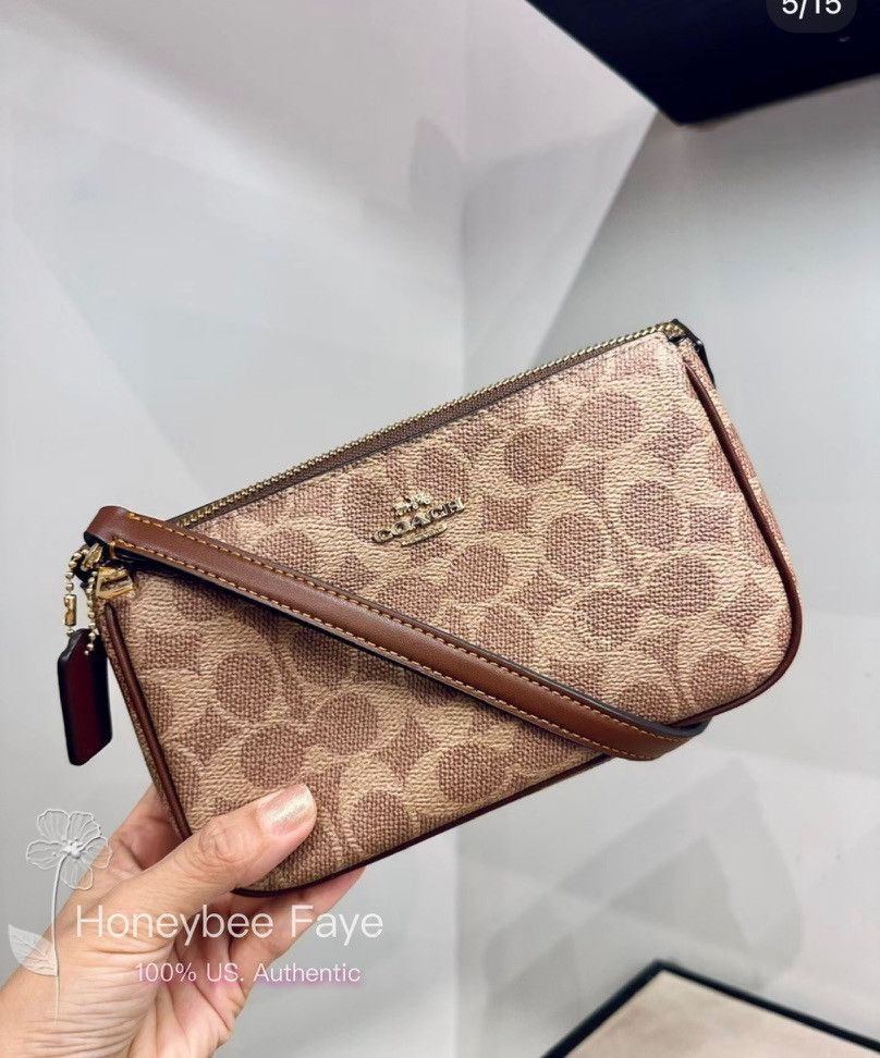Coach Nolita 19 In Signature Canvas CW426 Size ONE SIZE - 1 Thumbnail