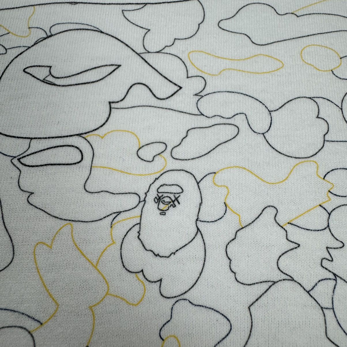 Bape × Kaws Vintage Bape X Kaws Rare Design T-shirt Size US L / EU 52-54 / 3 - 8 Thumbnail