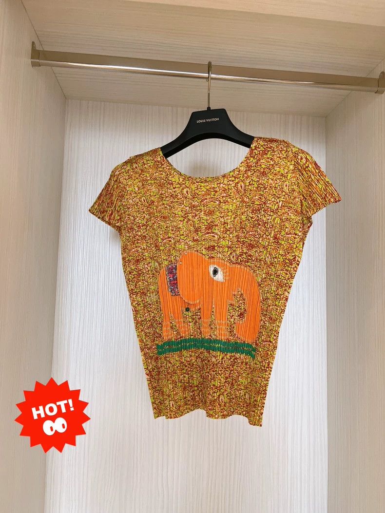 Issey Miyake Issey Miyake size:3 The little elephant is wearing a short Size XS / US 0-2 / IT 36-38 - 1 Thumbnail