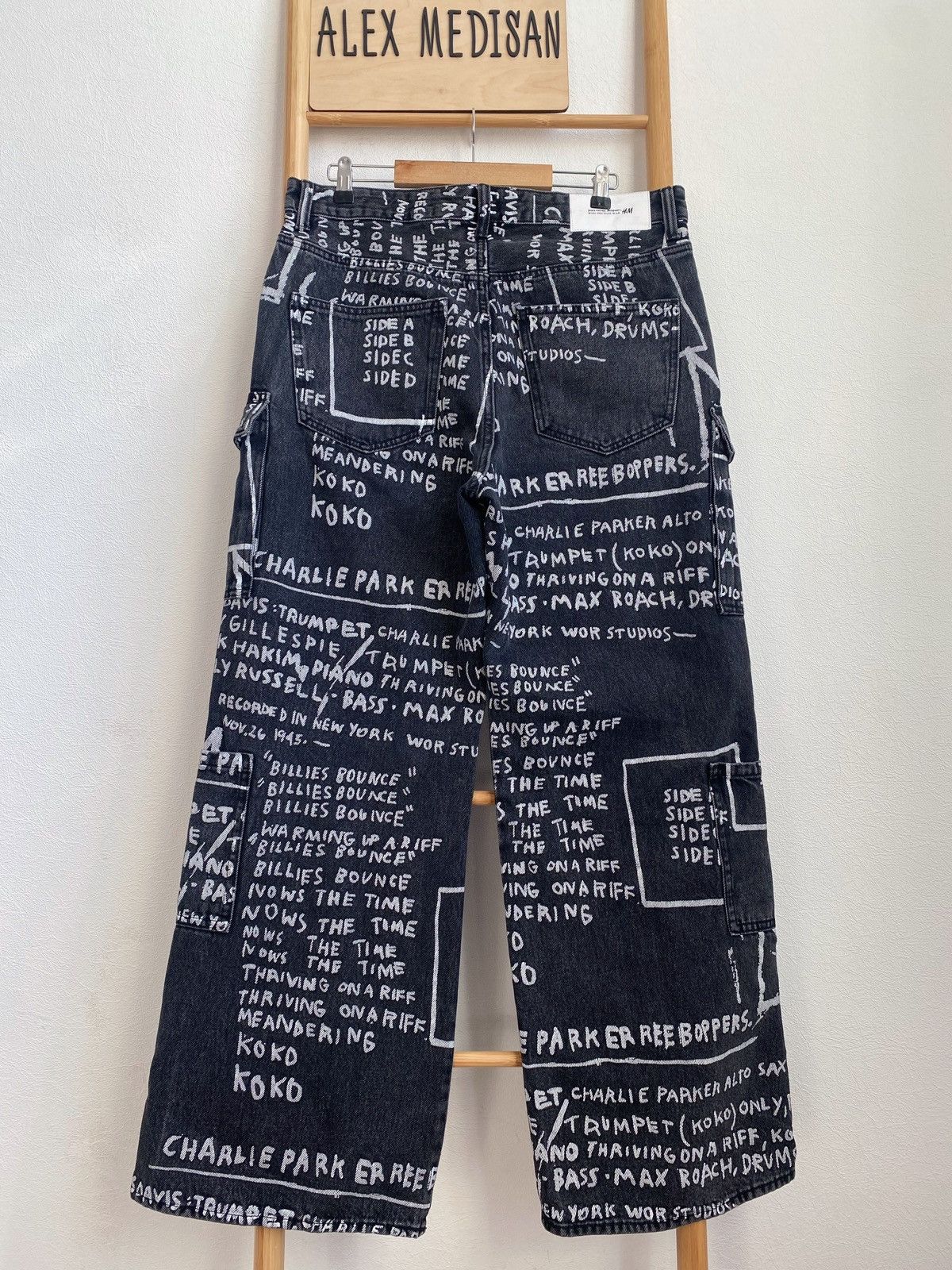 H&M × Jean-Michel Basquiat × Who Decides War Who Decides War Baggy denim jeans H&M x Basquiat x Ev&Tela Size US 34 / EU 50 - 16 Thumbnail
