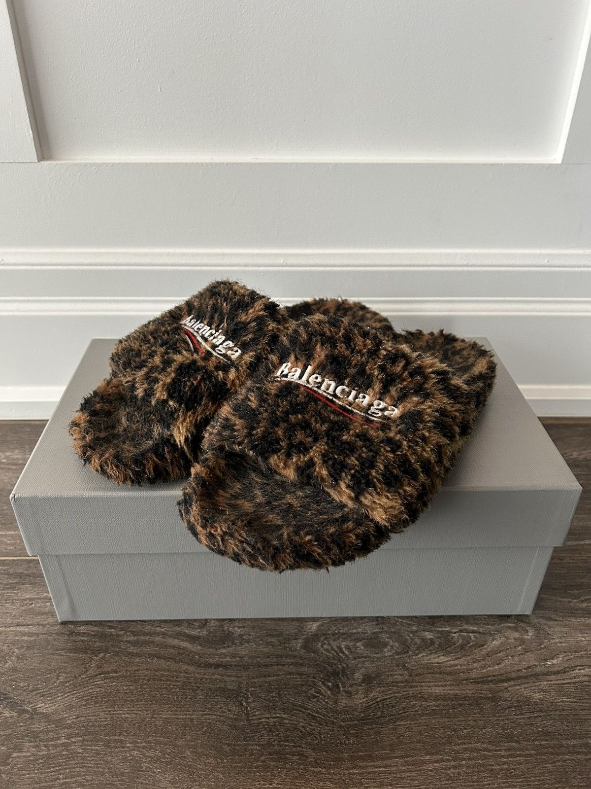Balenciaga Balenciaga Leopard Fur Slides Size US 8 / EU 41 - 1 Thumbnail