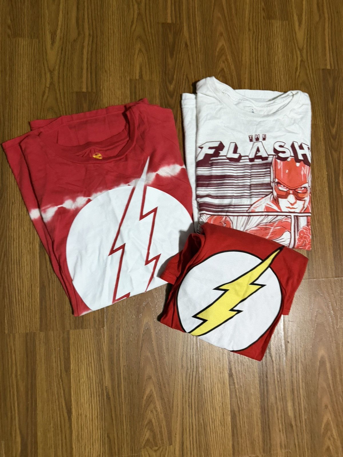 DC Comics DC Comics The Flash 3 T-Shirt Bundle Size XL. Size US XL / EU 56 / 4 - 1 Thumbnail