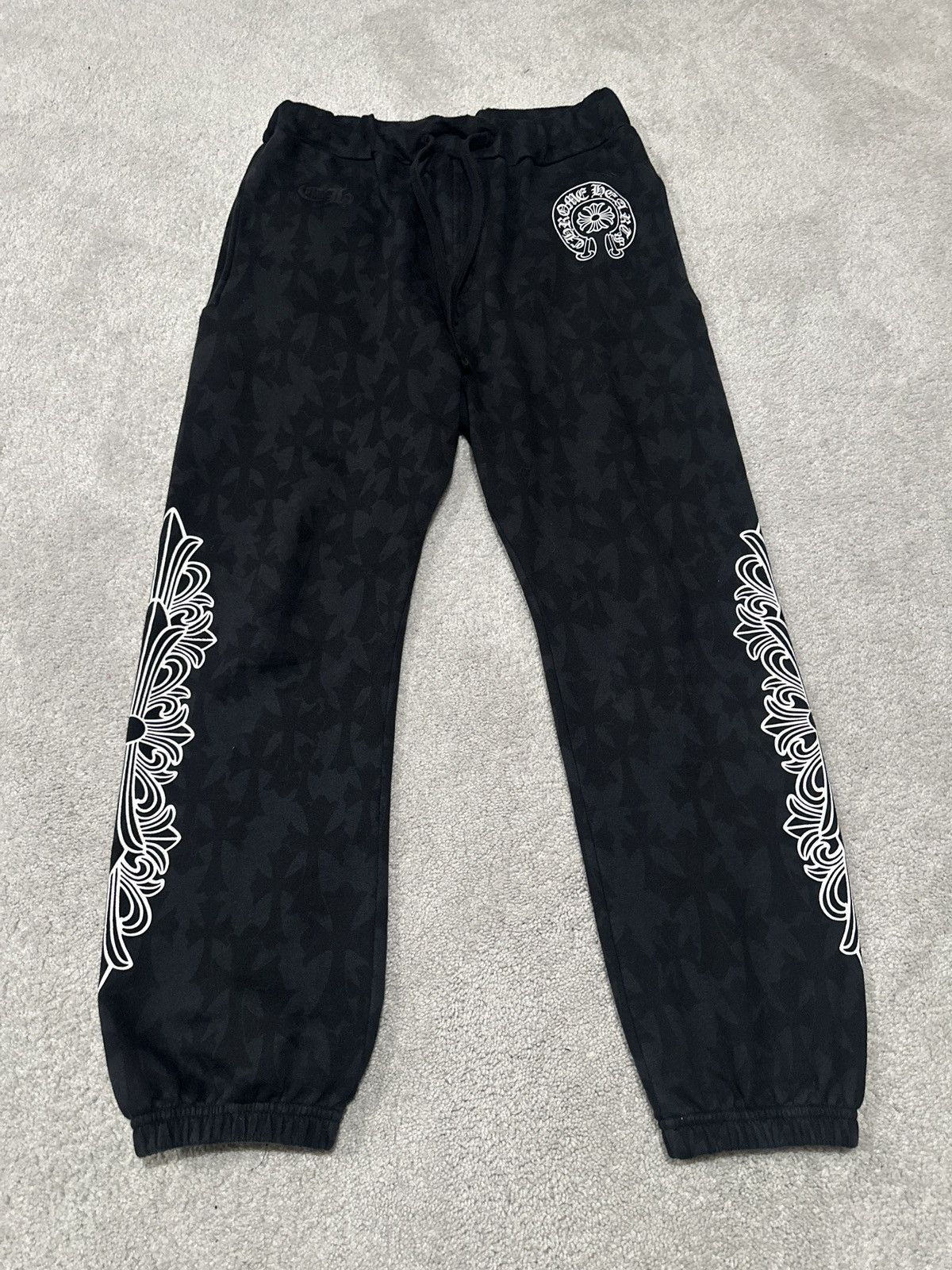 Chrome Hearts Chrome Hearts Cemetery Crosses Black Sweatpants Size US 34 / EU 50 - 1 Thumbnail