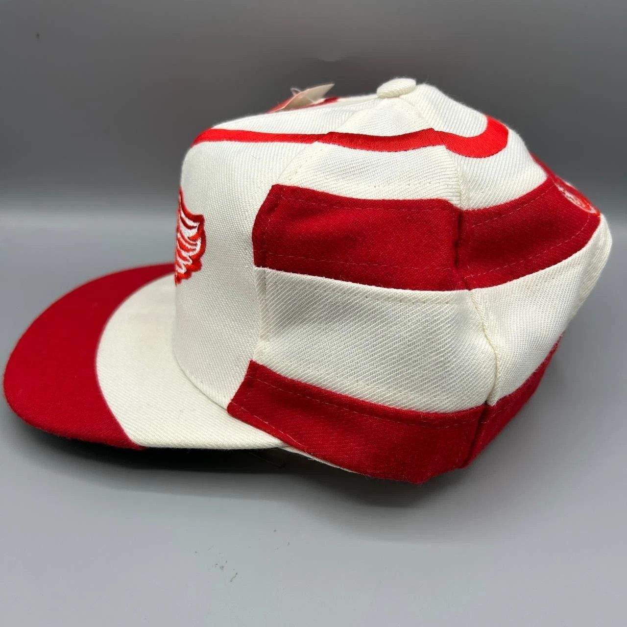 Twins Enterprise Inc. Vintage Detroit Red Wings Hat Men White NHL Snap Back Cap Size ONE SIZE - 4 Thumbnail