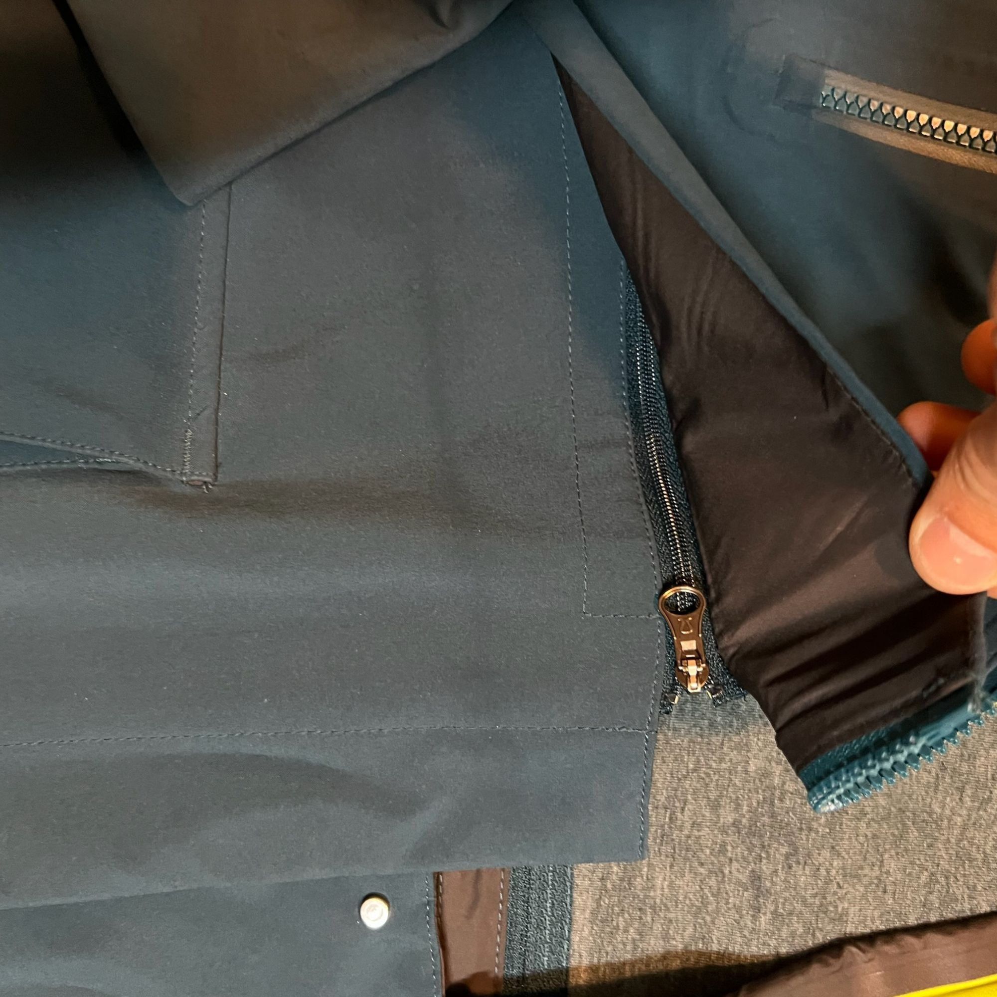 Lululemon Lululemon Rain Or Shine Hooded Jacket In Navy - Womens Size Size S / US 4 / IT 40 - 9 Thumbnail