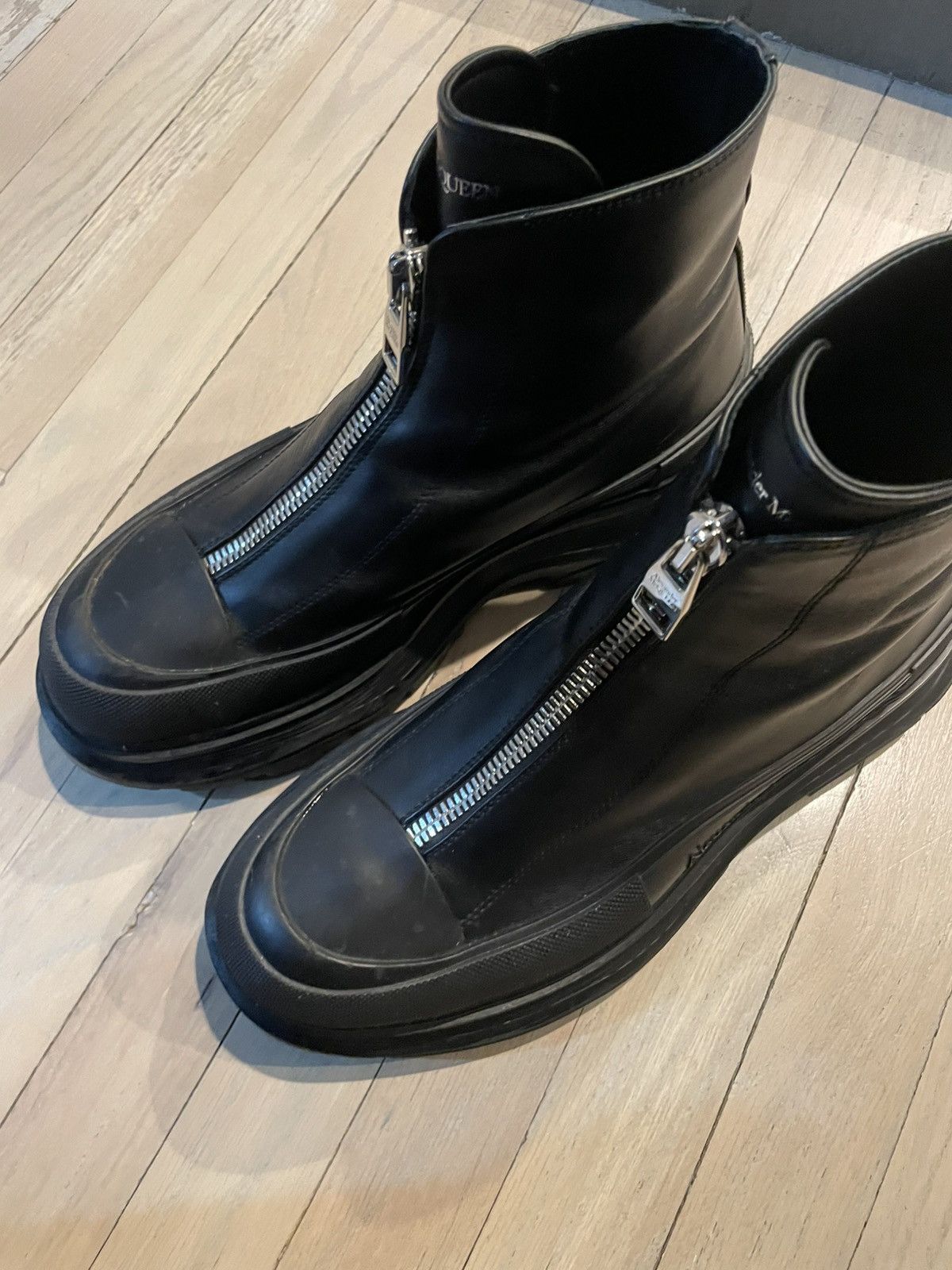 Alexander McQueen Alexander Mcqueen Tread Slick Zip Detailed Boots Size US 10 / EU 43 - 4 Thumbnail