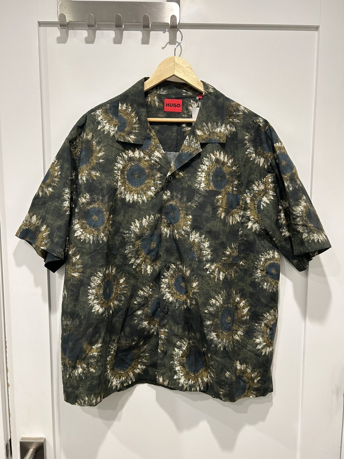Hugo HUGO Egeeno Sunflower Camp Shirt Size US L / EU 52-54 / 3 - 1 Thumbnail
