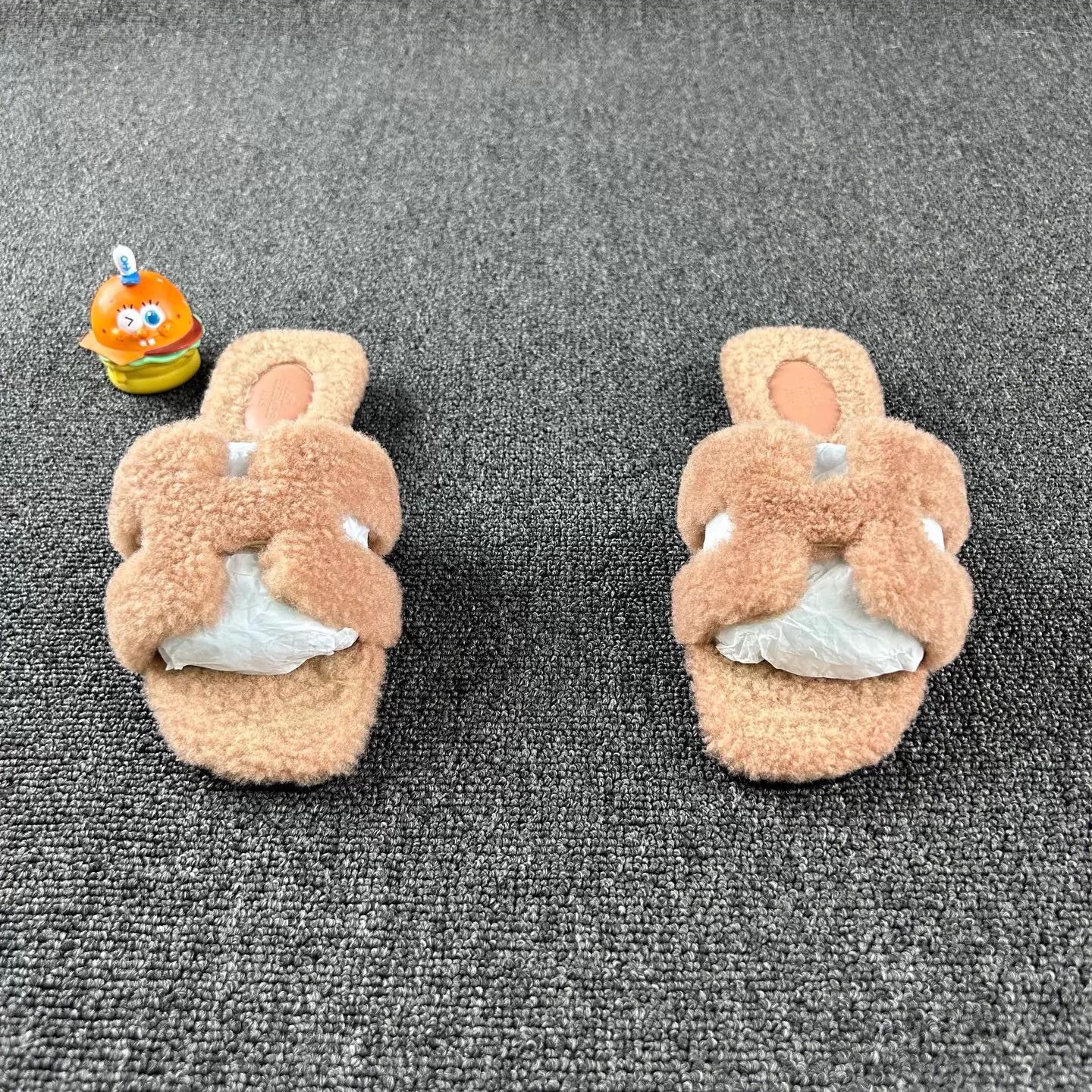 Hermes Hermes Teddy Slippers 38 Pink HB6391 Size US 7.5 / IT 37.5 - 2 Thumbnail