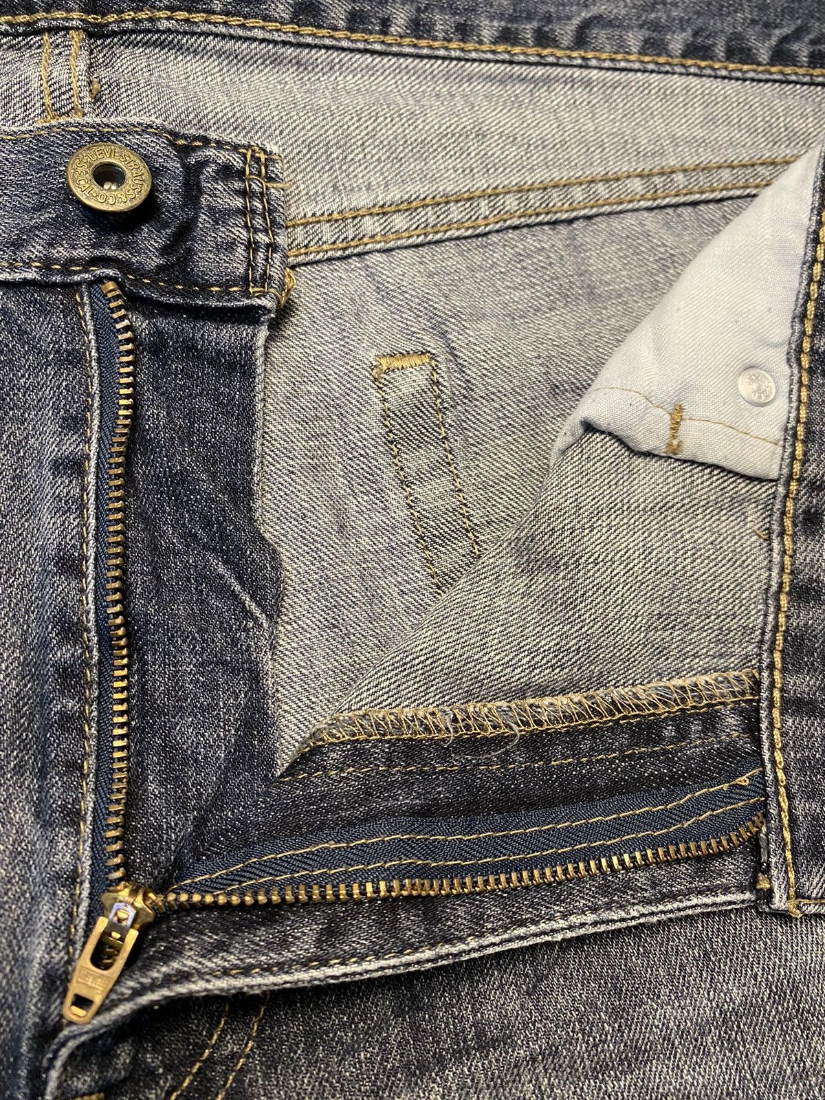 Levi's Vintage Black Levis 514 Jeans Size US 37 - 10 Thumbnail