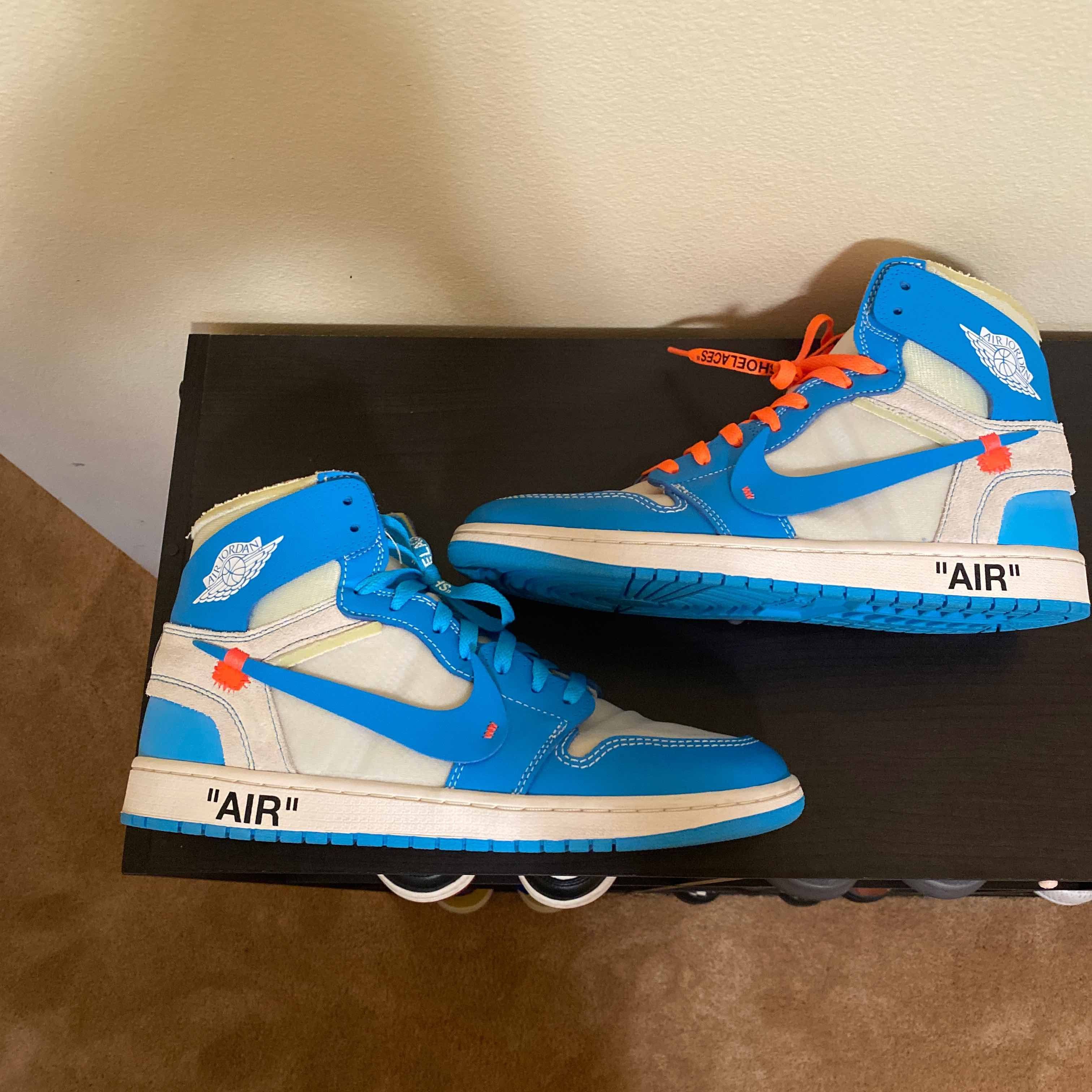 Off-White x Air Jordan 1 Retro High OG UNC