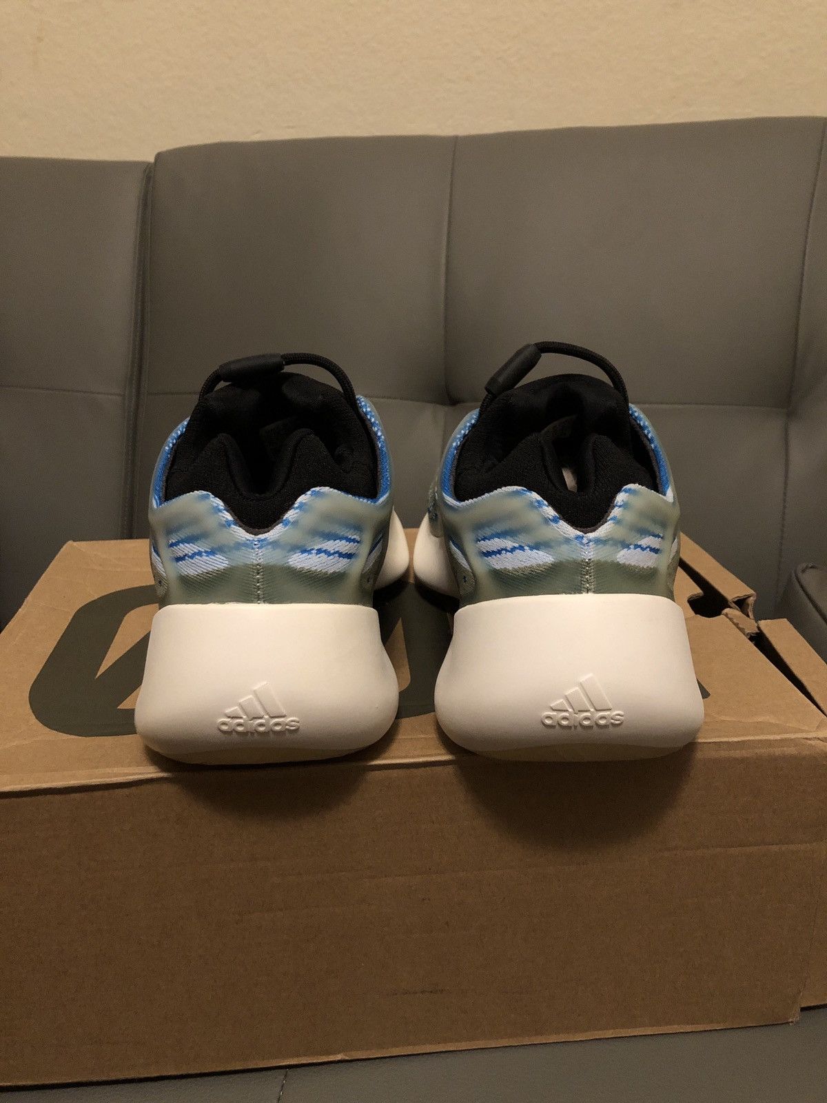 Adidas Yeezy 700 V3 azare Size US 10 / EU 43 - 3 Thumbnail