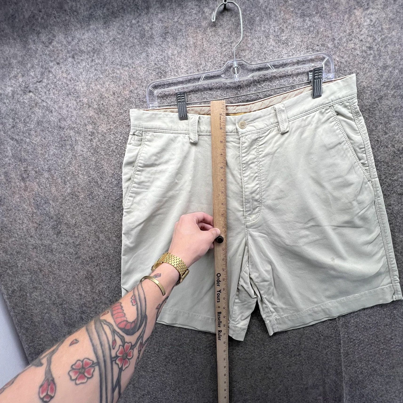 Tommy Bahama Tommy Bahama Shorts Mens 33 Beige Stretch Chino Flat Front Casual 10 Inseam Mens 33 Beige Chino Shorts Stretch Flat Front Casual Beige Size US 33 - 5 Thumbnail